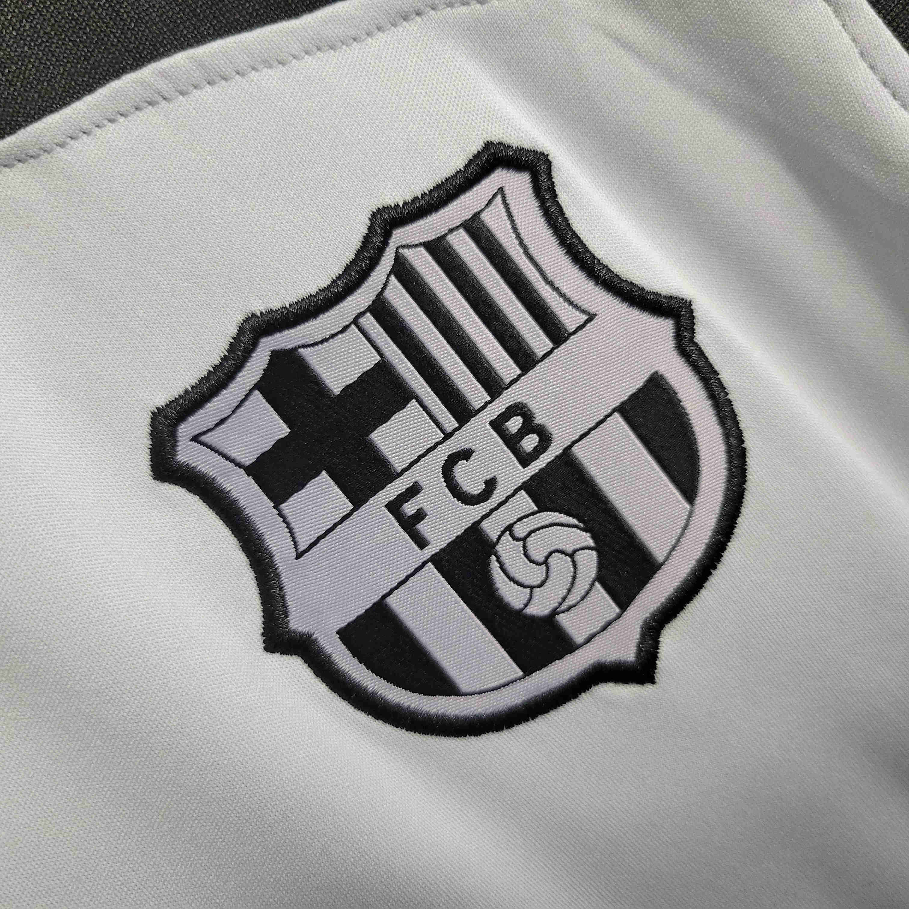 Barcelone Entraînement 23/24 - Manches Cava - Vue latérale