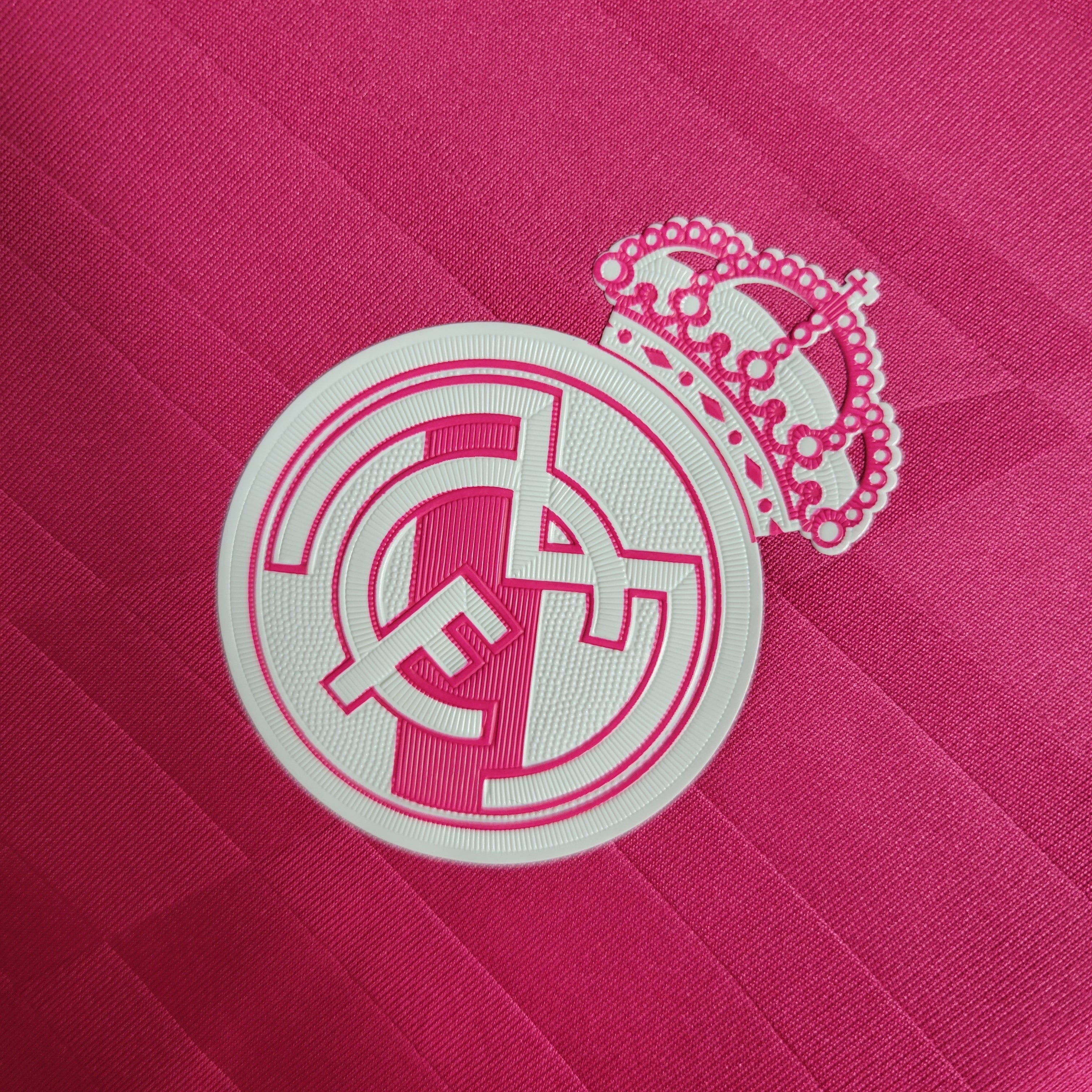 Real Madrid Extérieur 14/15 - Manches Longues - Vue rapprochée