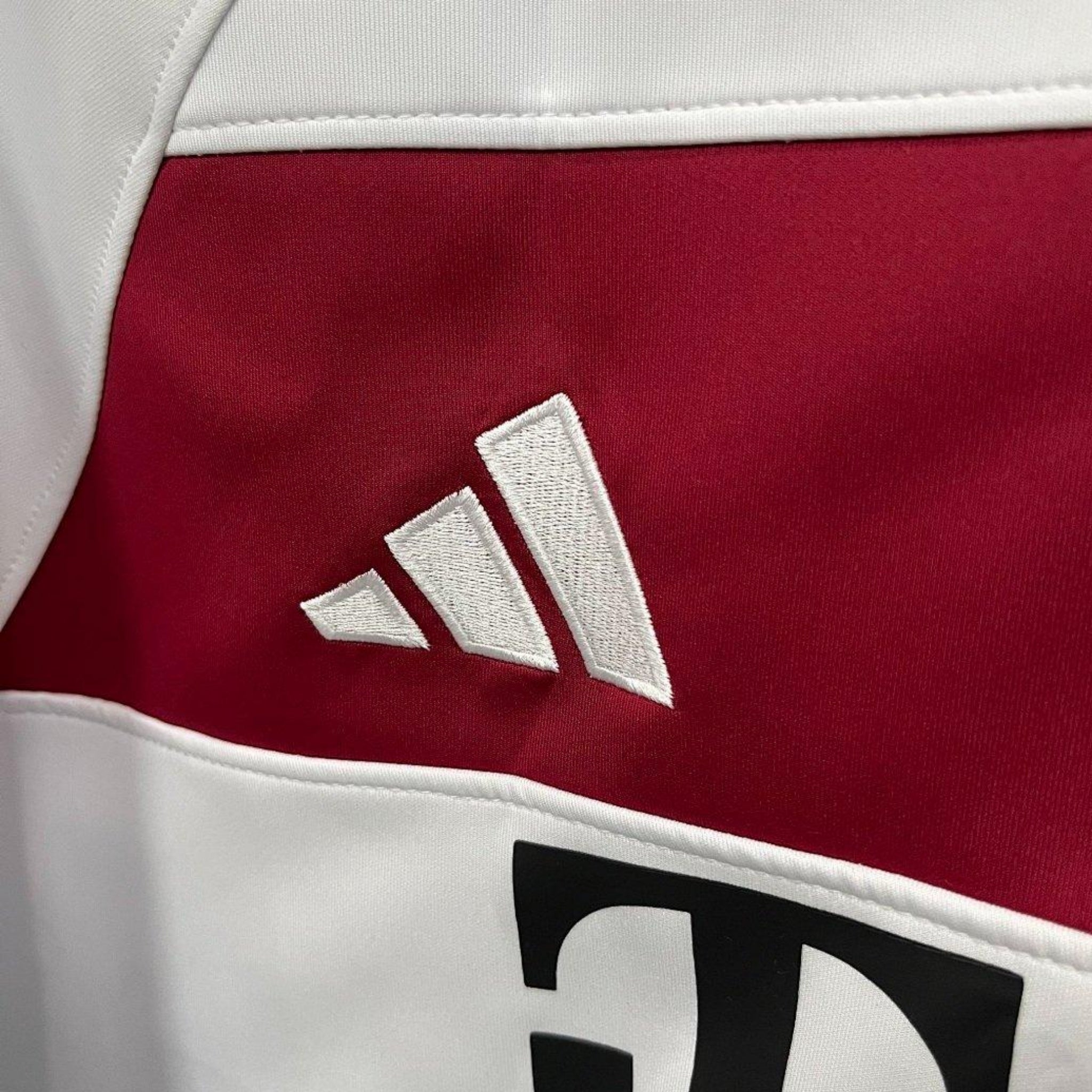 Bayern Munique 25/26 - Sweat - Détail