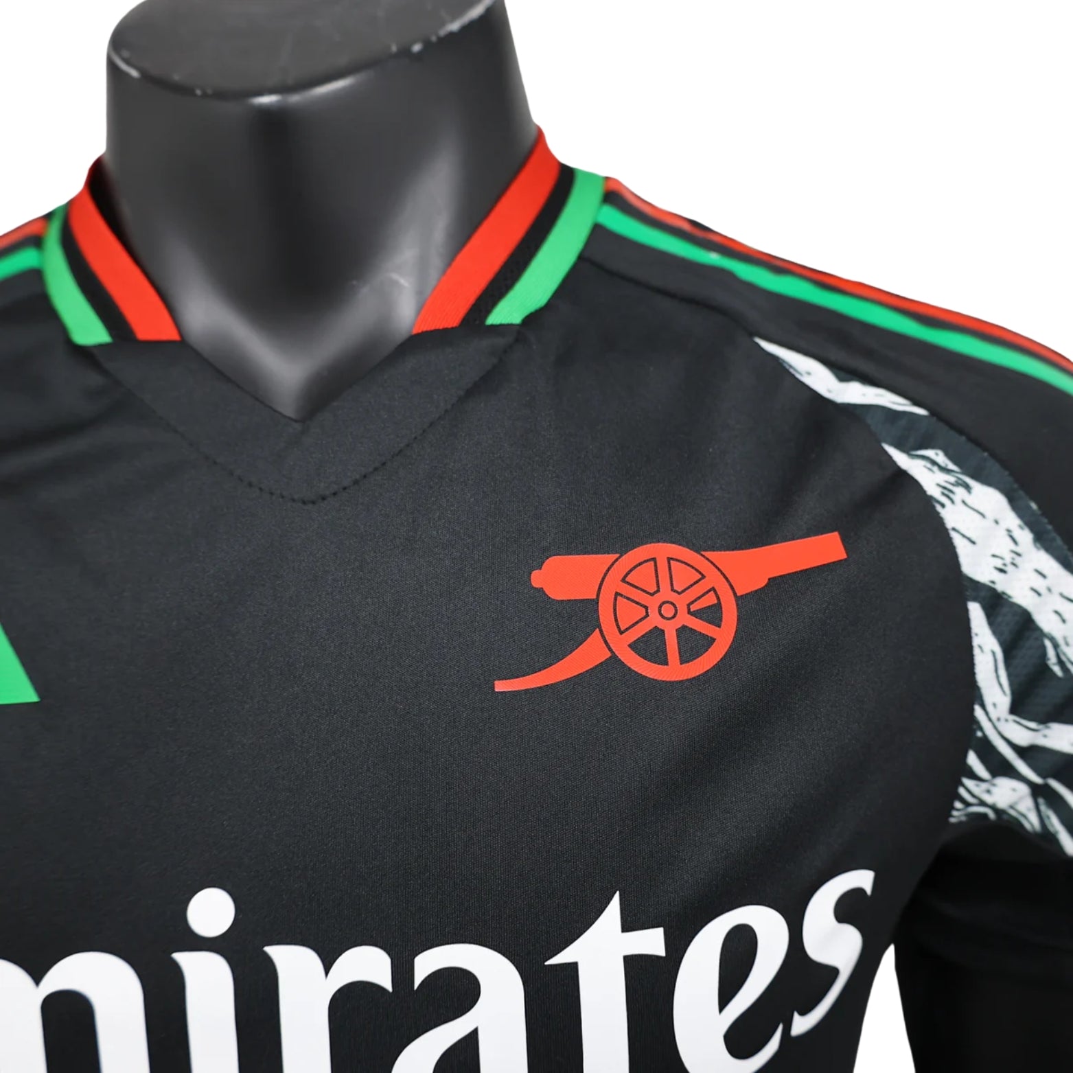 Arsenal Extérieur 24/25 - Vue rapprochée