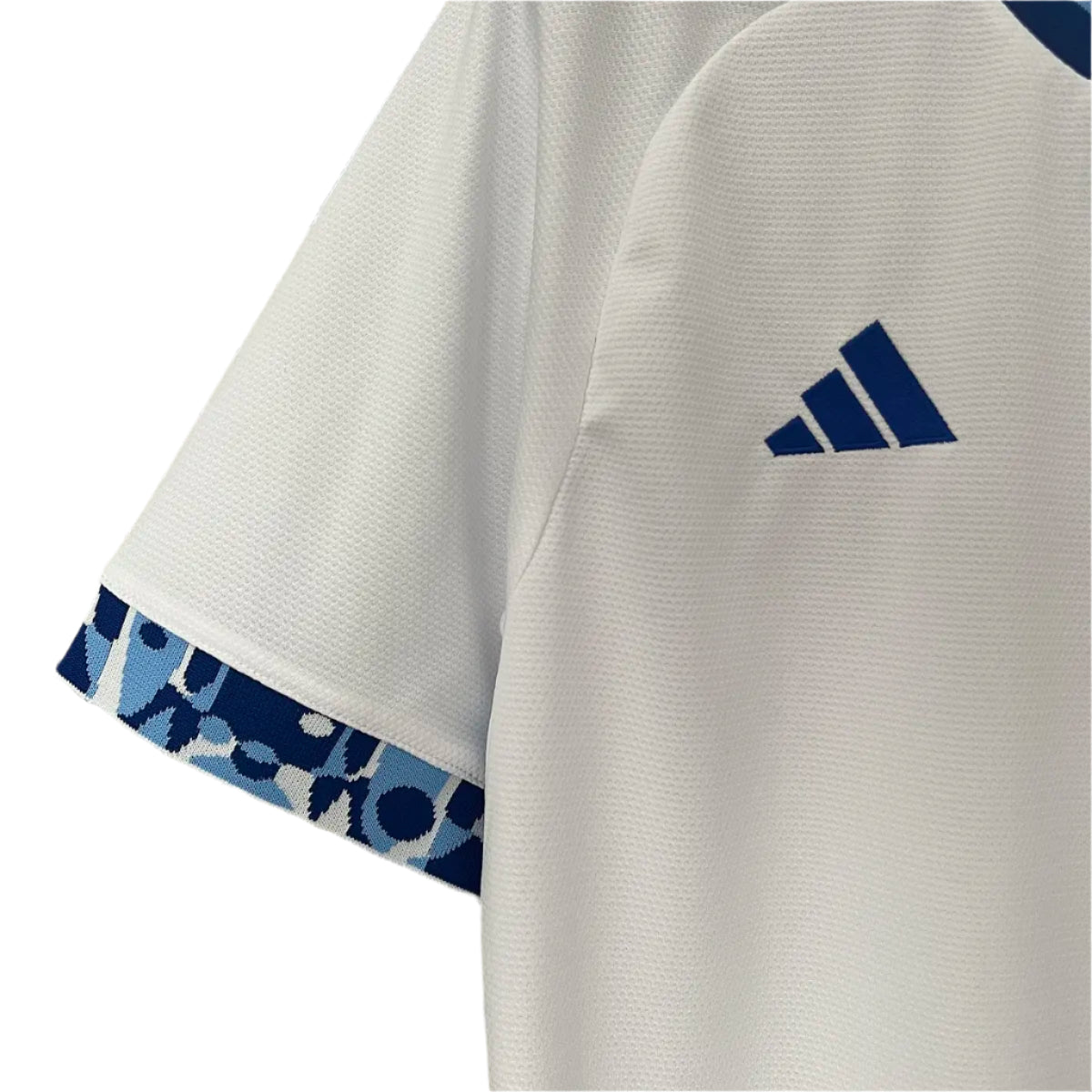 Cruzeiro Extérieur 24/25 - Détail