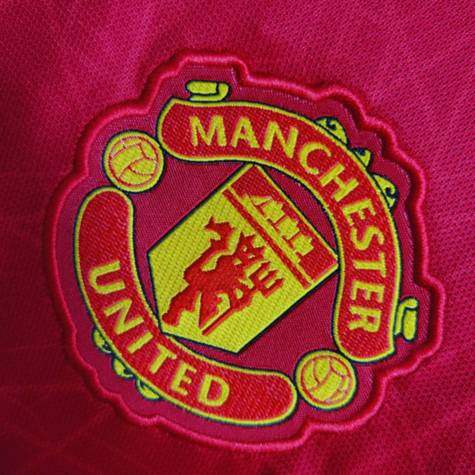 Manchester United Domicile 23/24 - Vue rapprochée