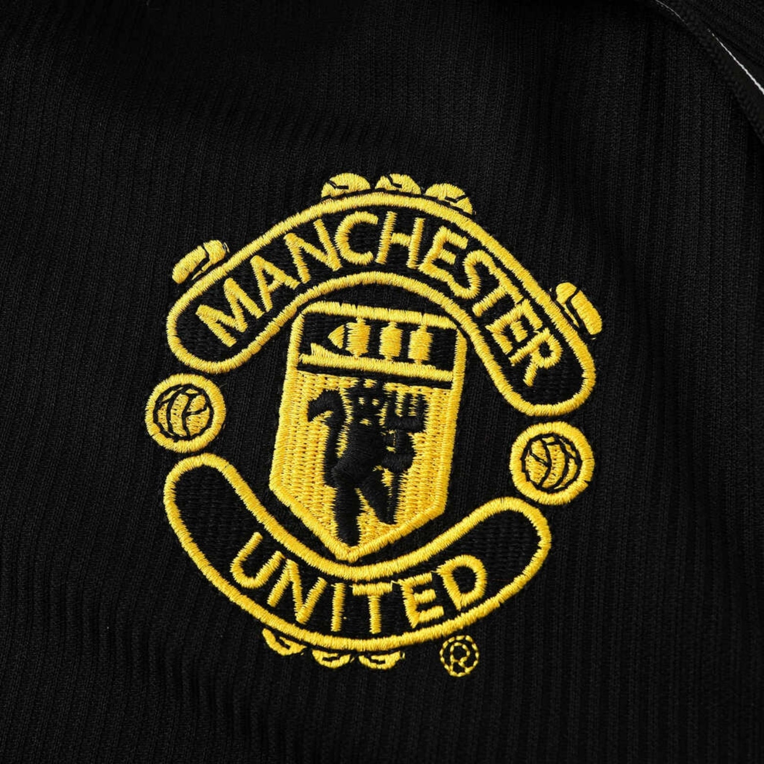 Manchester United Troisième 98/99 - Manches Longues - Vue rapprochée