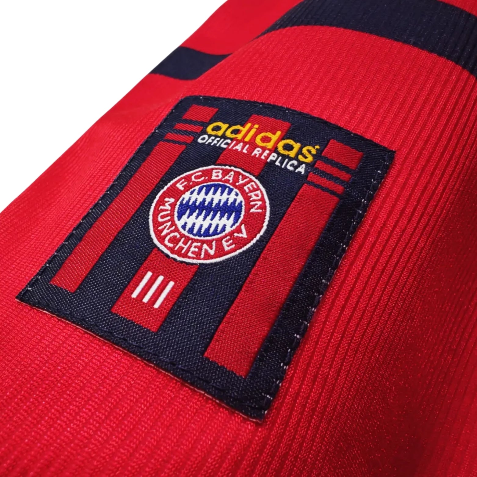 Bayern Munique Extérieur 99/00 - Vue rapprochée