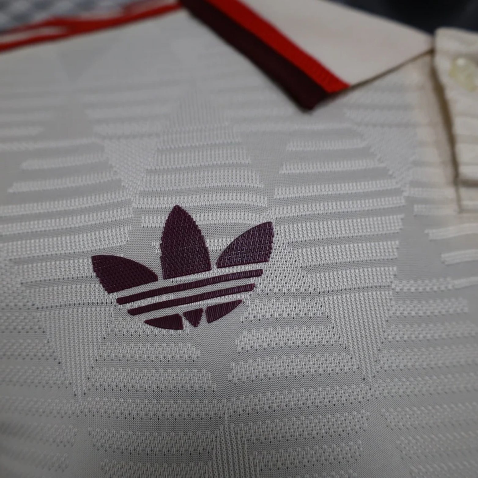 Bayern Munique Troisième 24/25 - Packaging