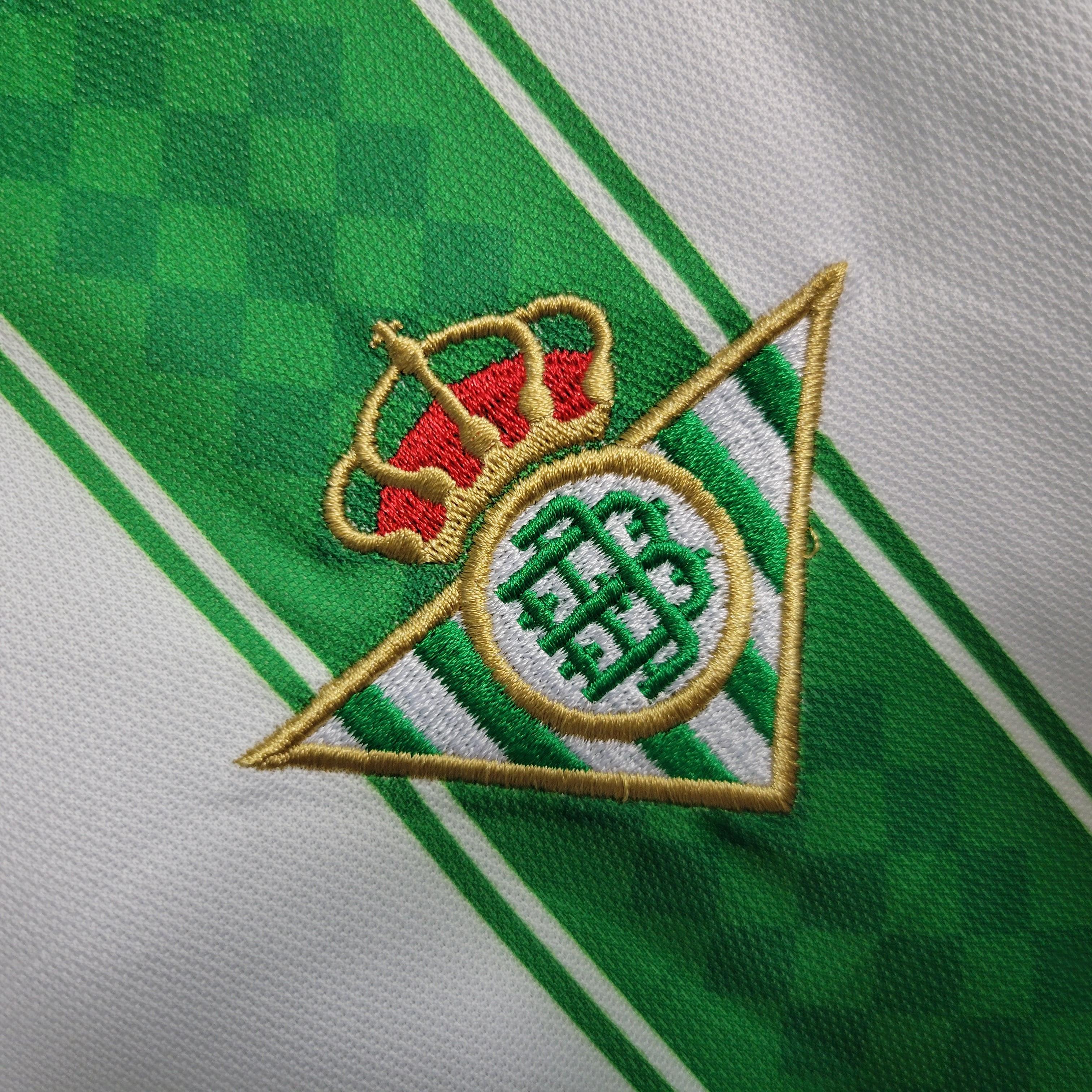 Real Betis Domicile 23/24 - Vue rapprochée