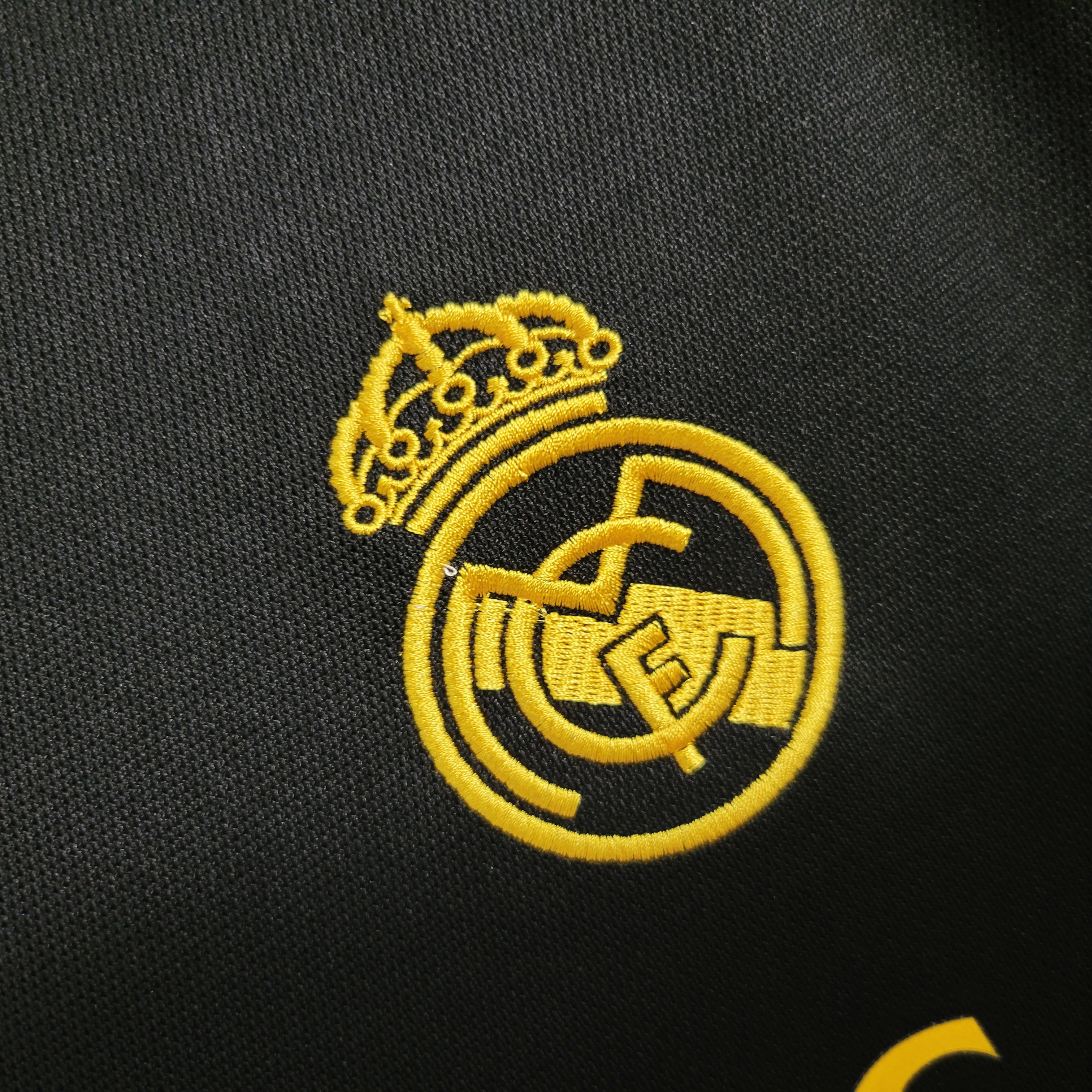 Real Madrid Troisième 23/24 - Symbole HP inclus - Porté