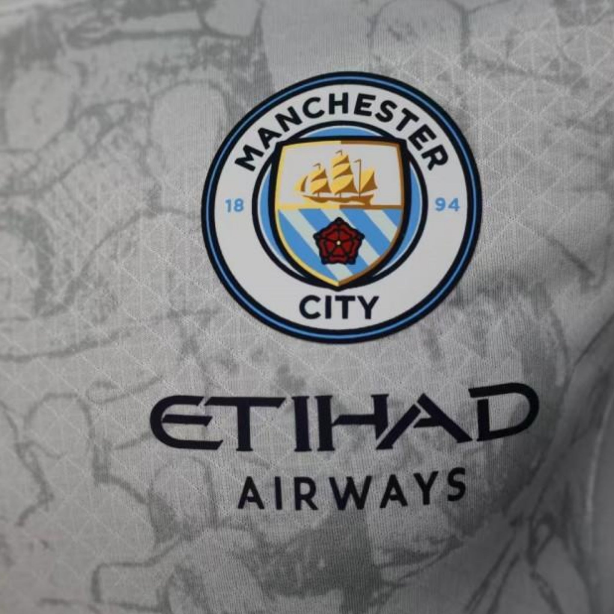 Manchester City Extérieur 25/26 - Manches Longues - Vue rapprochée