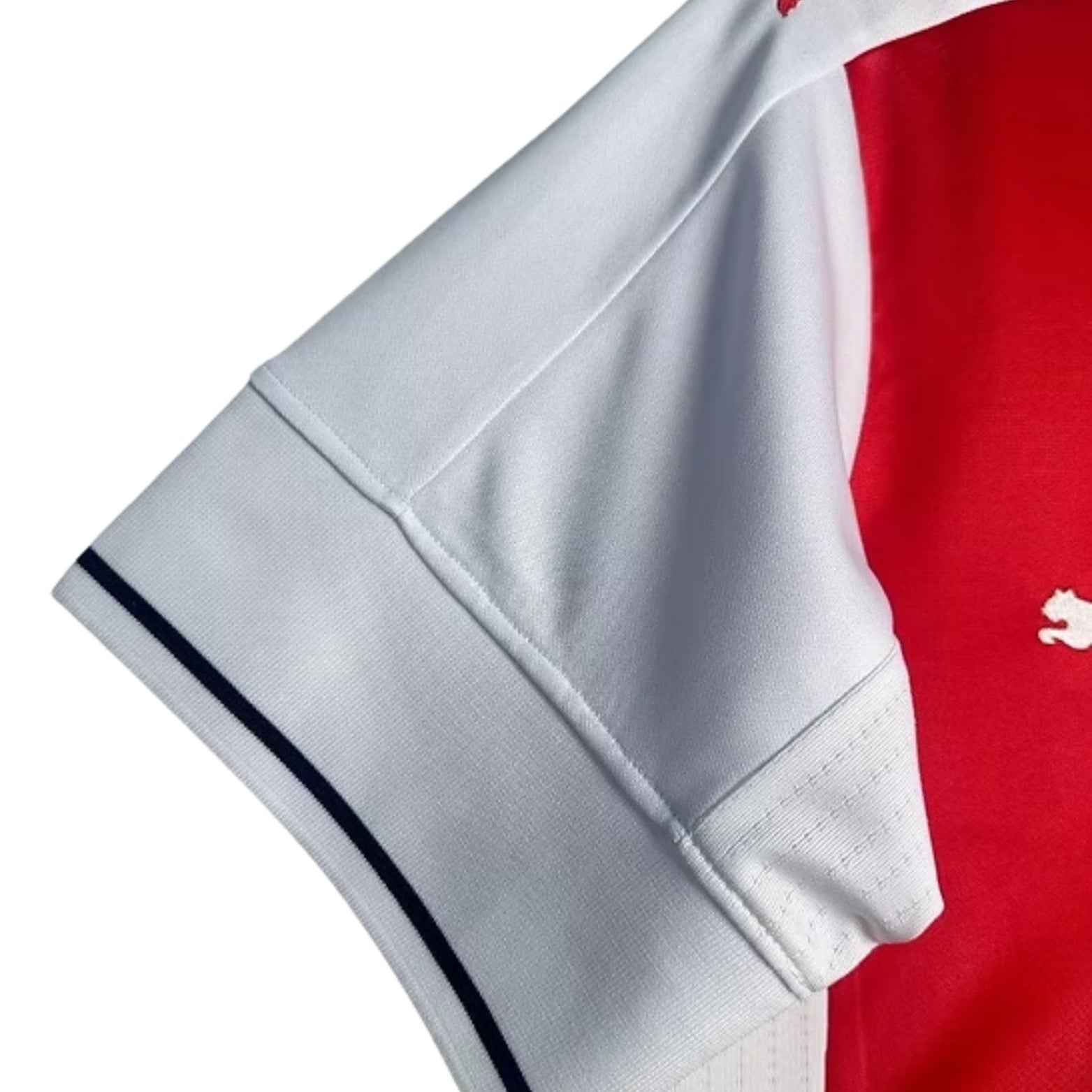 Arsenal Domicile 16/17 - Vue rapprochée