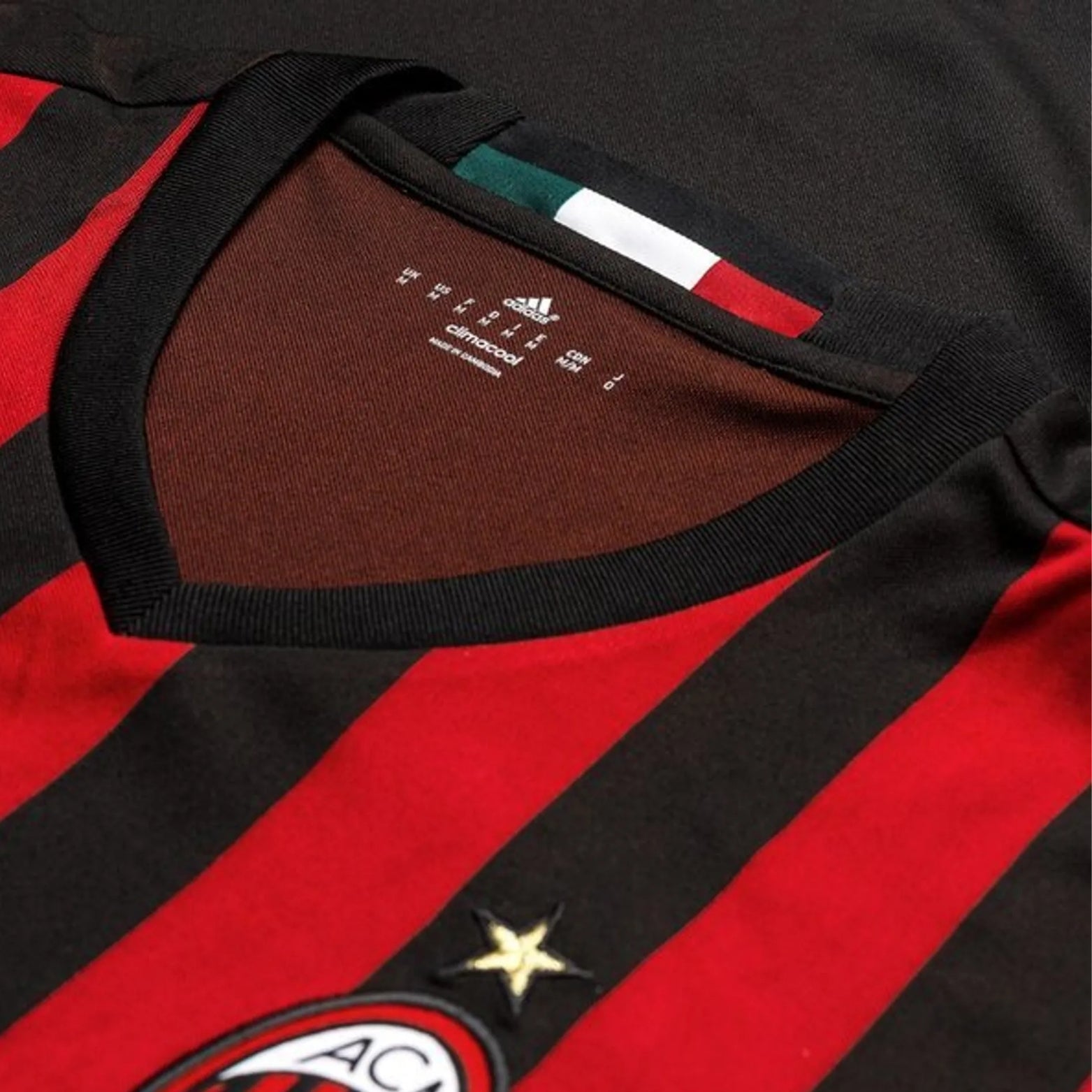 AC Milan Domicile 16/17 - Détail