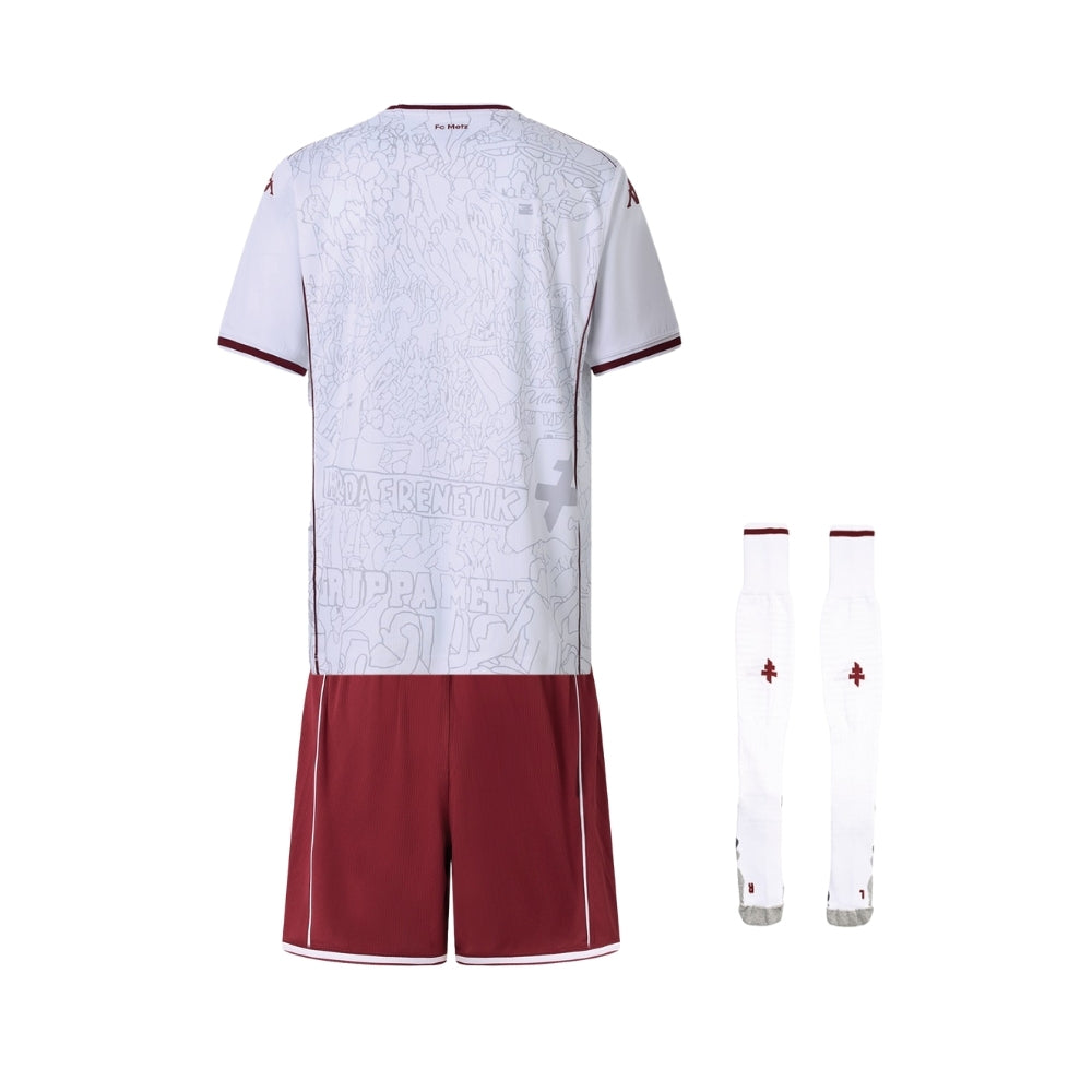 Kit - Metz Extérieur 25/26 - Vue de dos