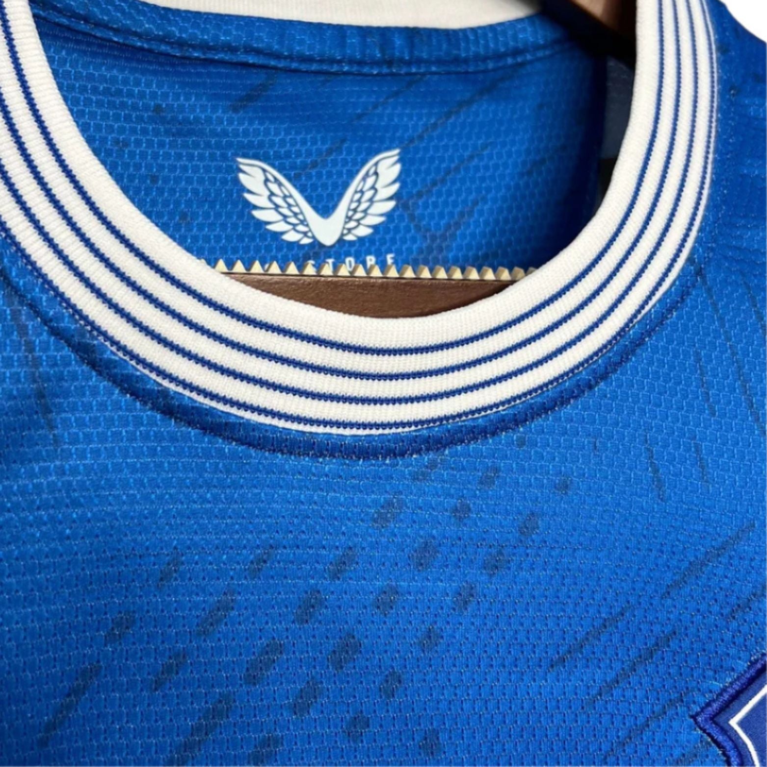 Everton Domicile 24/25 - Vue rapprochée