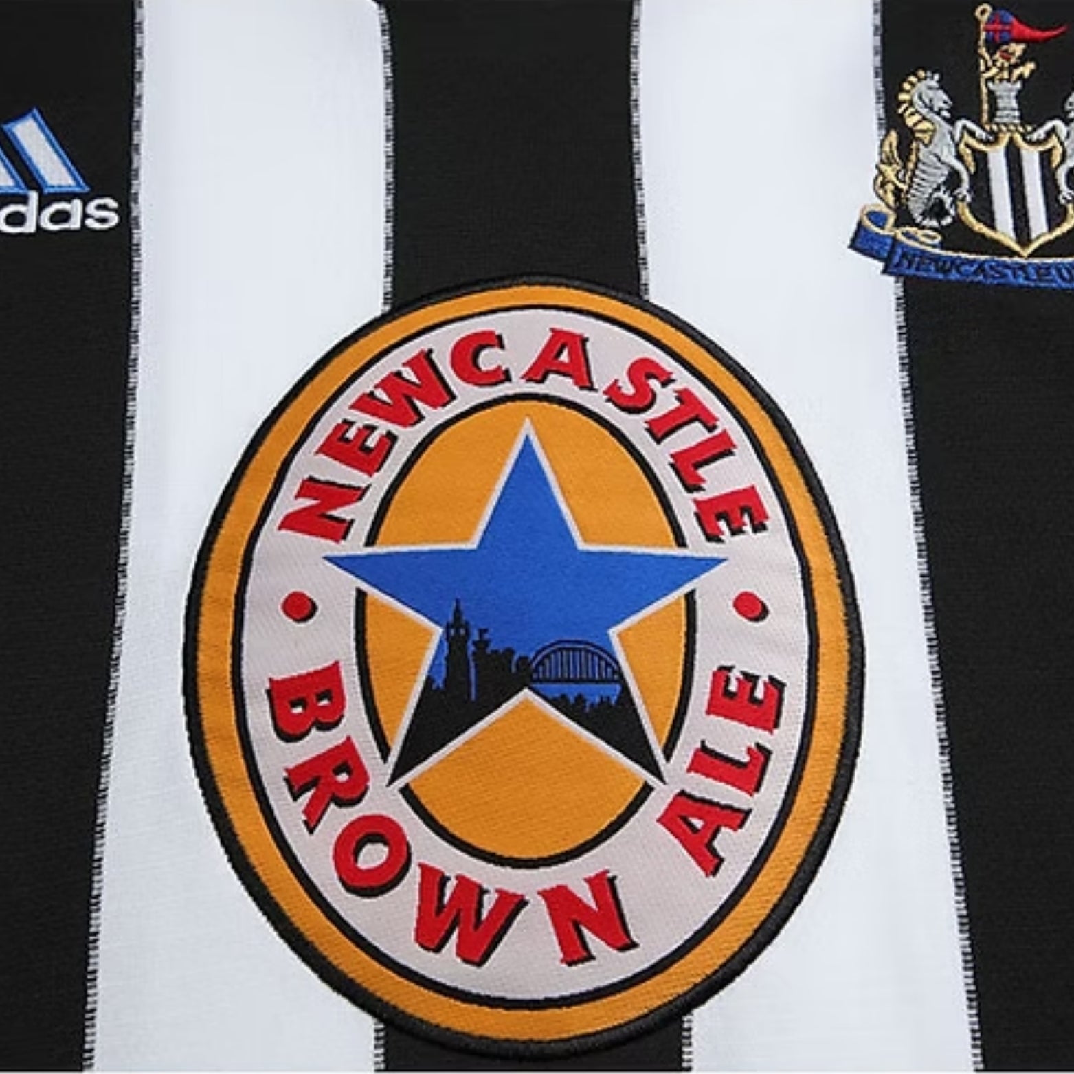Newcastle United Domicile 99/00 - Manches Longues - Vue rapprochée