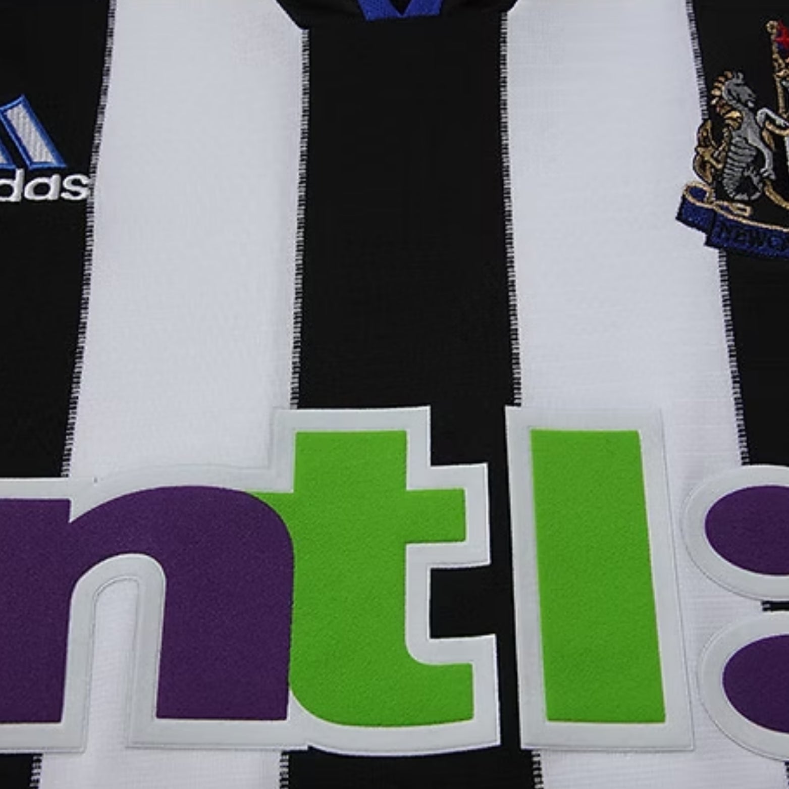 Newcastle United Domicile 00/01 - Détail
