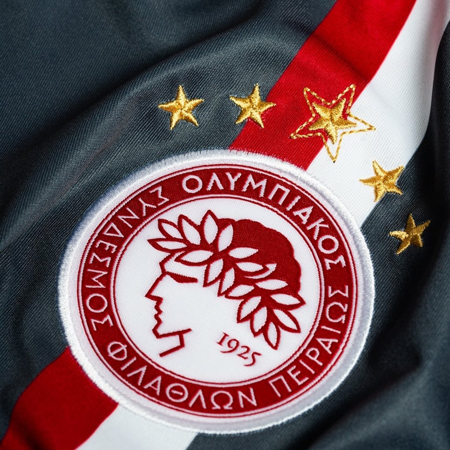 Olympiakos Troisième 25/26 - Vue rapprochée
