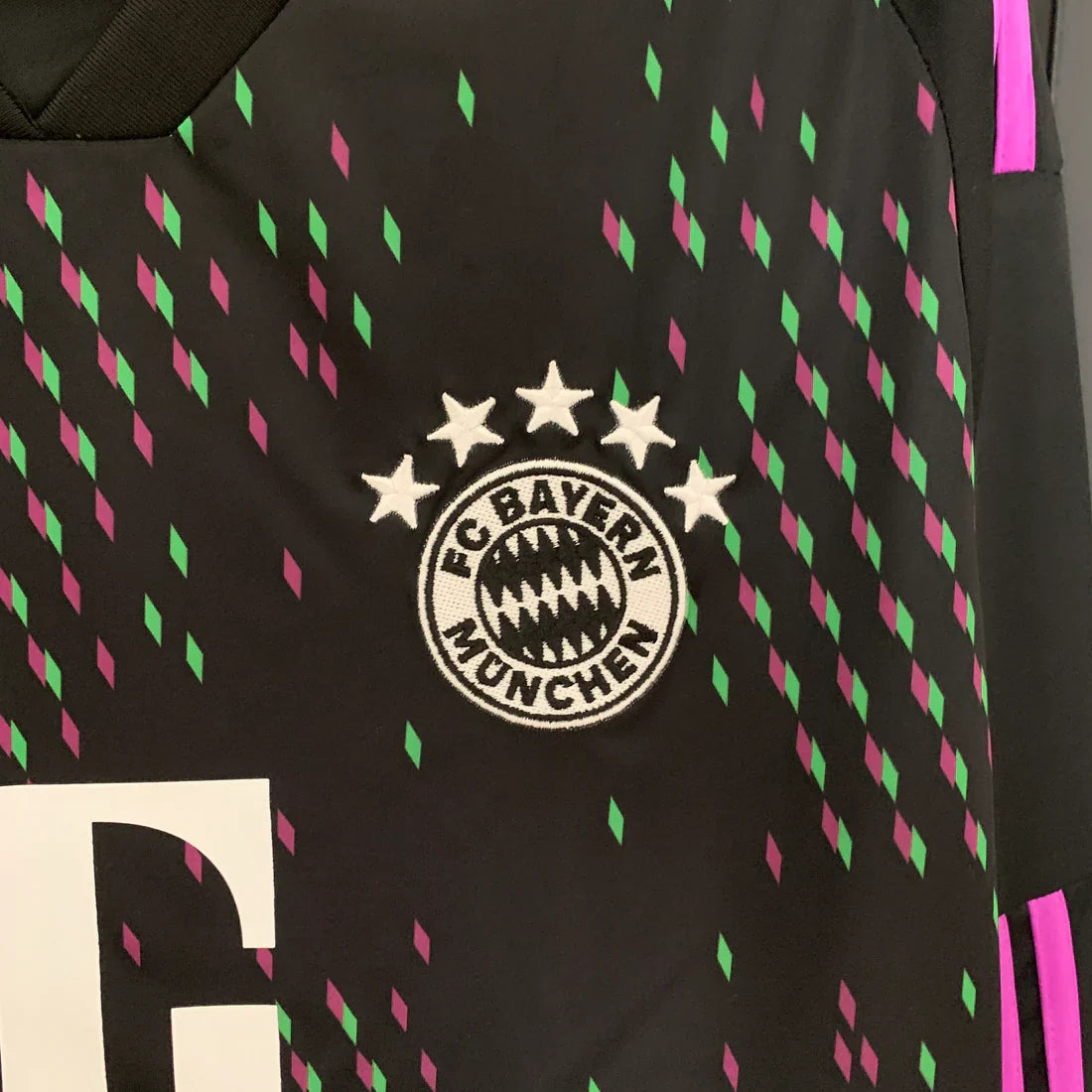 Bayern Munique Extérieur 23/24 - Manches Longues - Porté