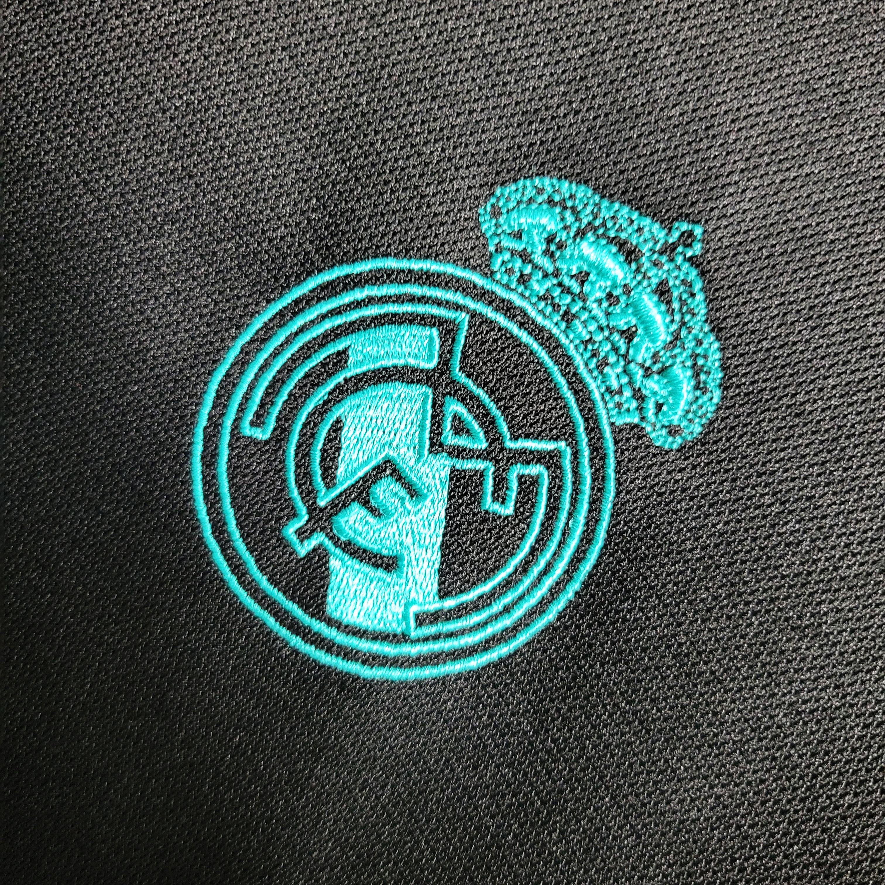 Real Madrid Extérieur 17/18 - Packaging