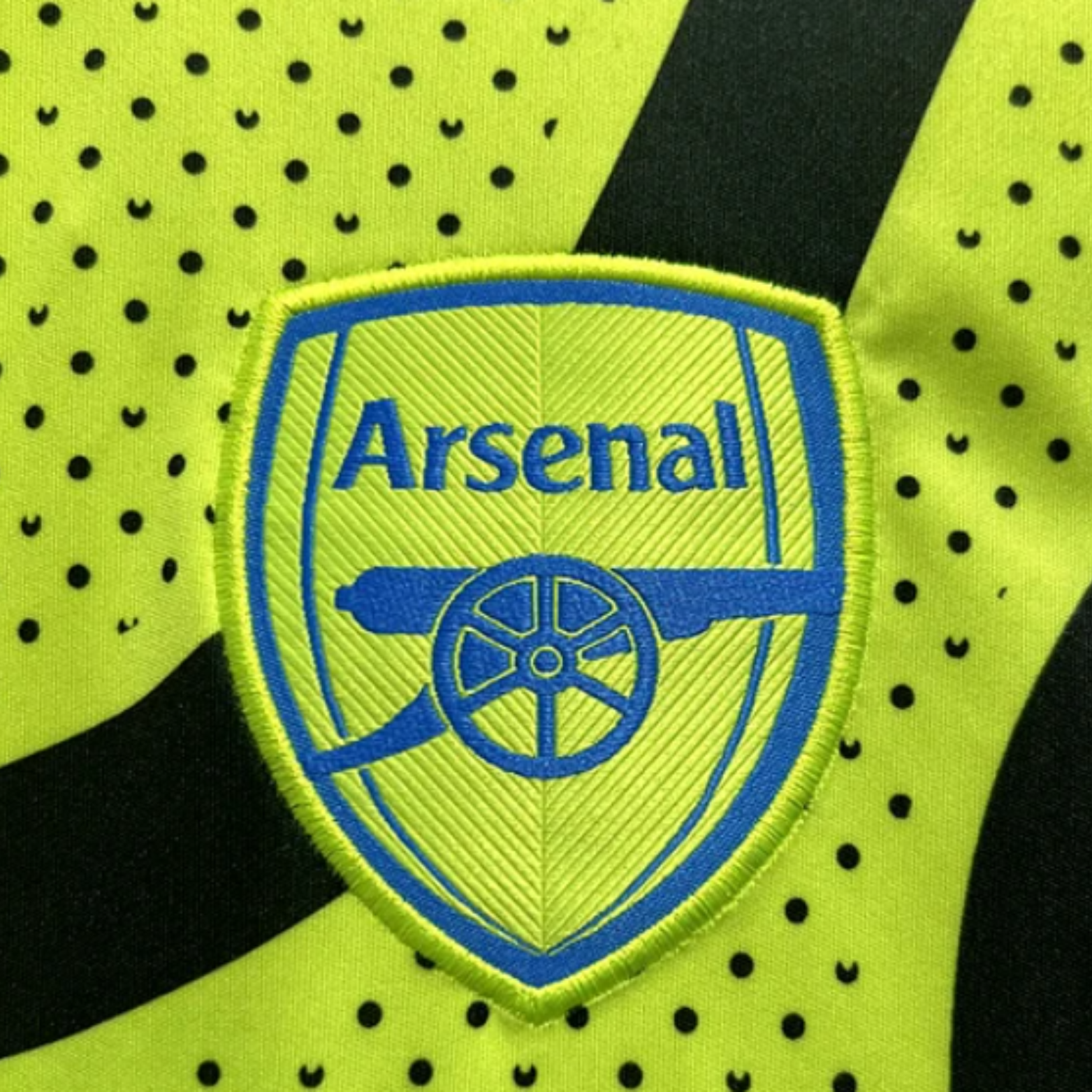 Arsenal Extérieur 23/24 - Vue rapprochée