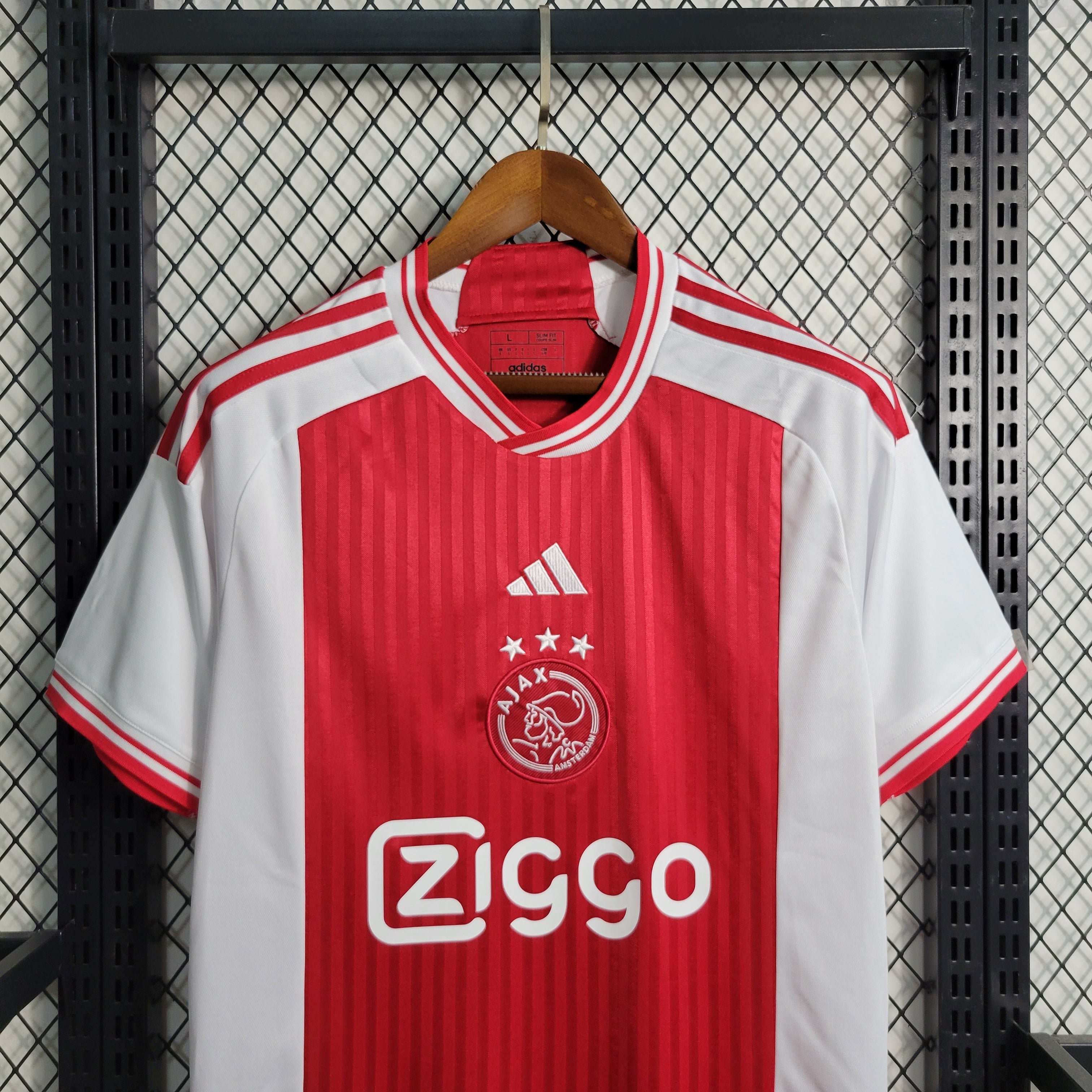 Ajax Domicile 23/24 - Détail