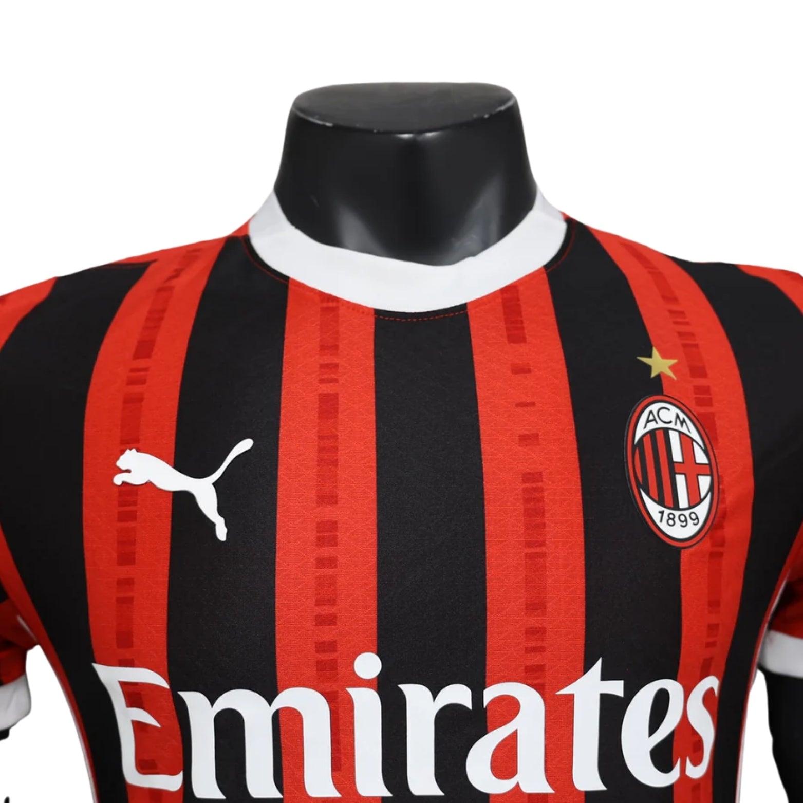 AC Milan Domicile 24/25 - Détail