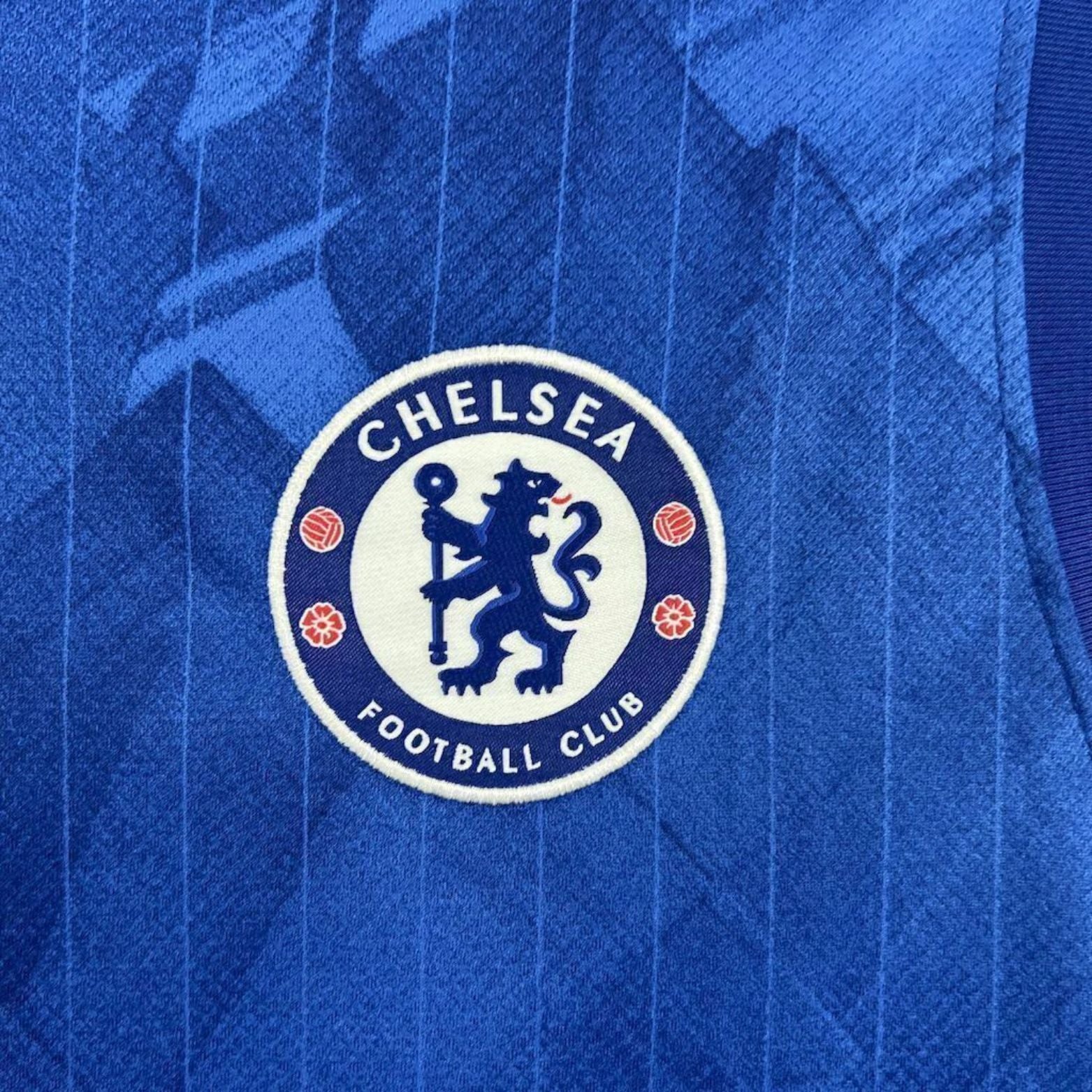 Chelsea Entraînement 25/26 - Manches Cava - Détail