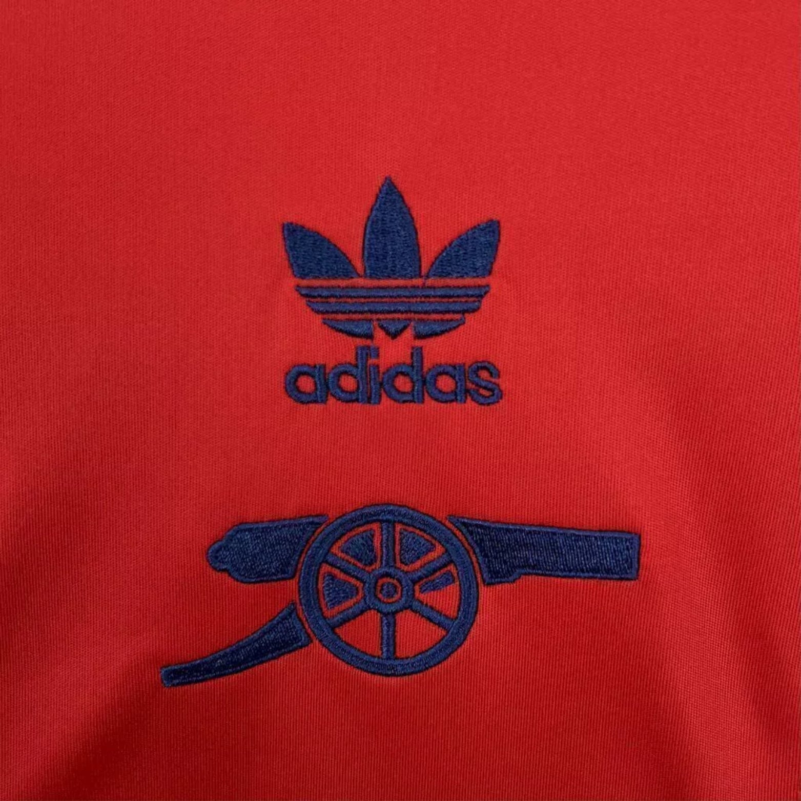 Arsenal Édition Speciale 24/25 - Vue rapprochée