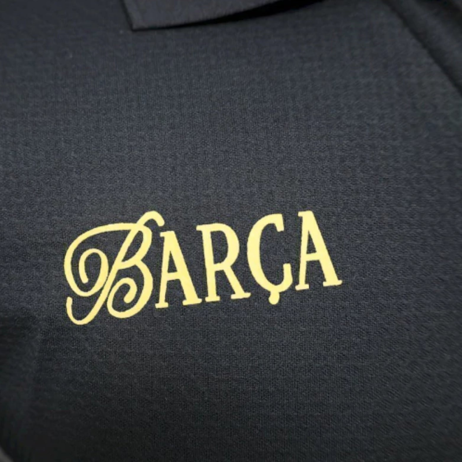 Barcelone Édition Spéciale 24/25 - Vue rapprochée