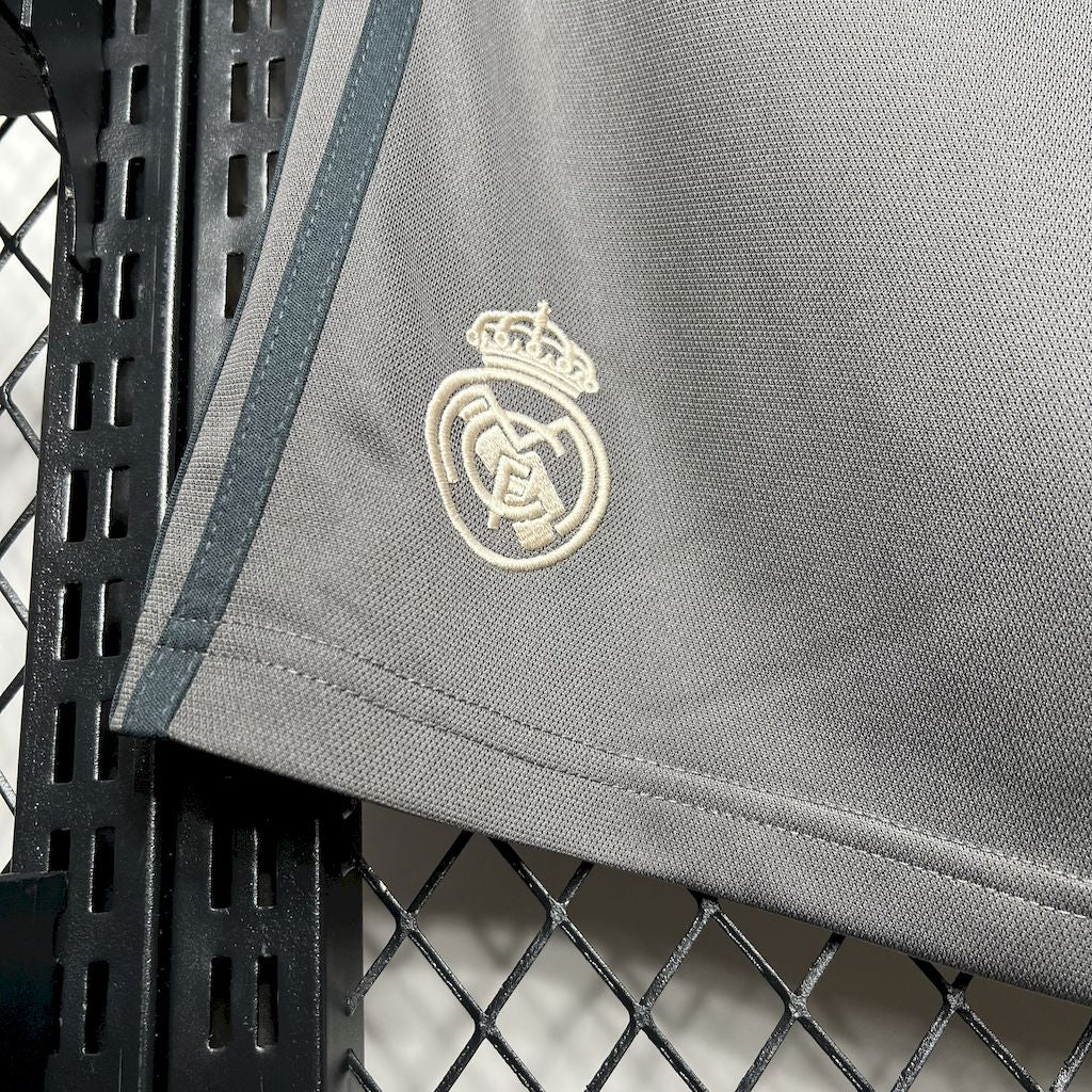 Short Real Madrid Troisième 24/25 - Porté