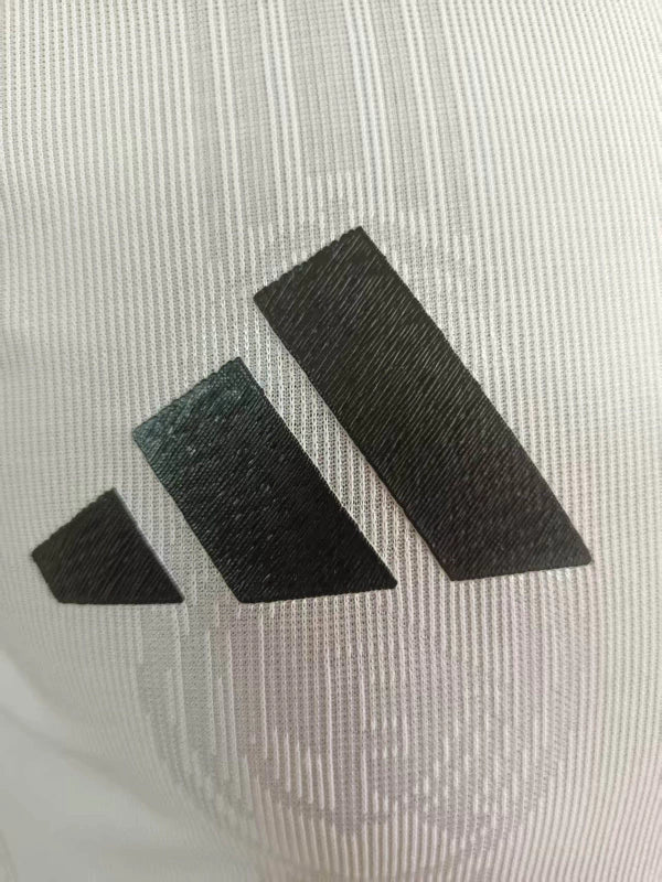 Real Madrid Polo 25/26 - Détail