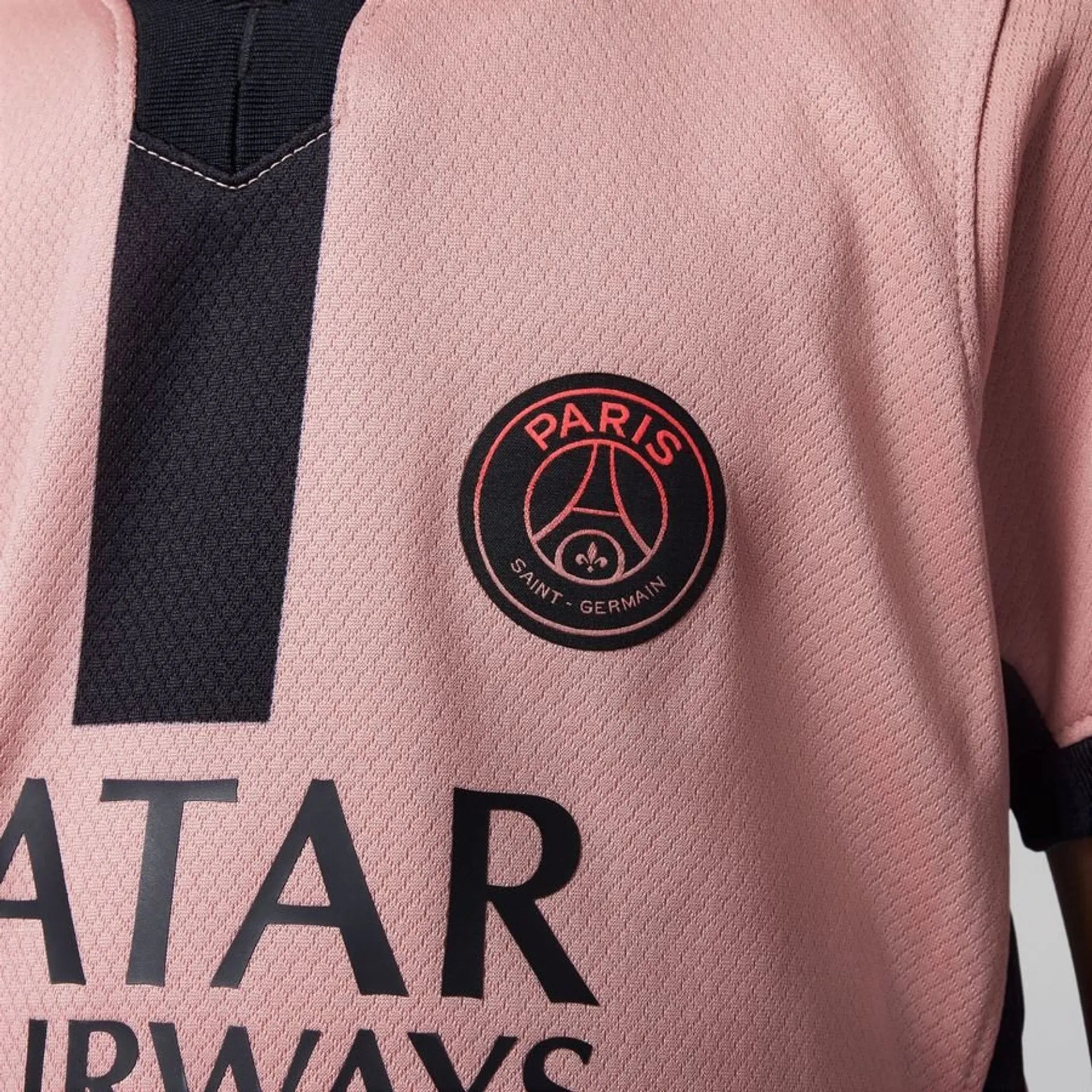 Kit - PSG Troisième 24/25 - Vue rapprochée