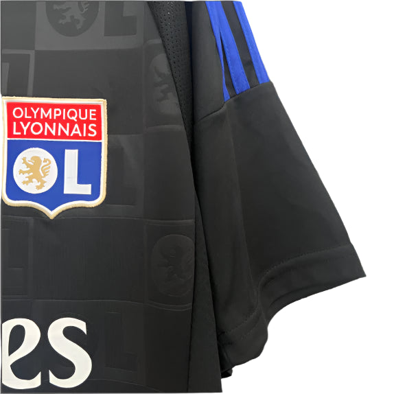 Olympique Lyonnais Extérieur 24/25 - Vue rapprochée