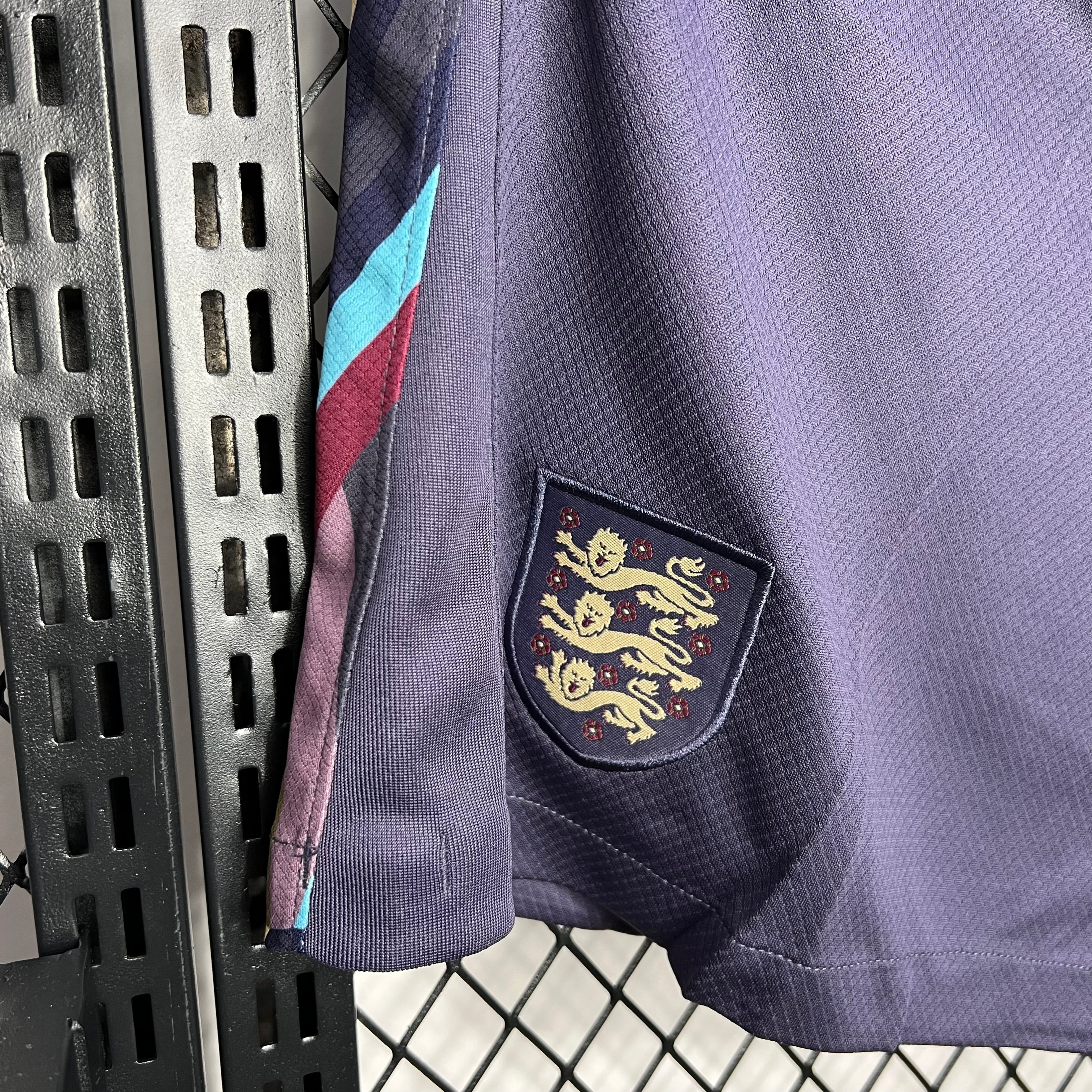 Short Angleterre Extérieur 24/25 - Détail