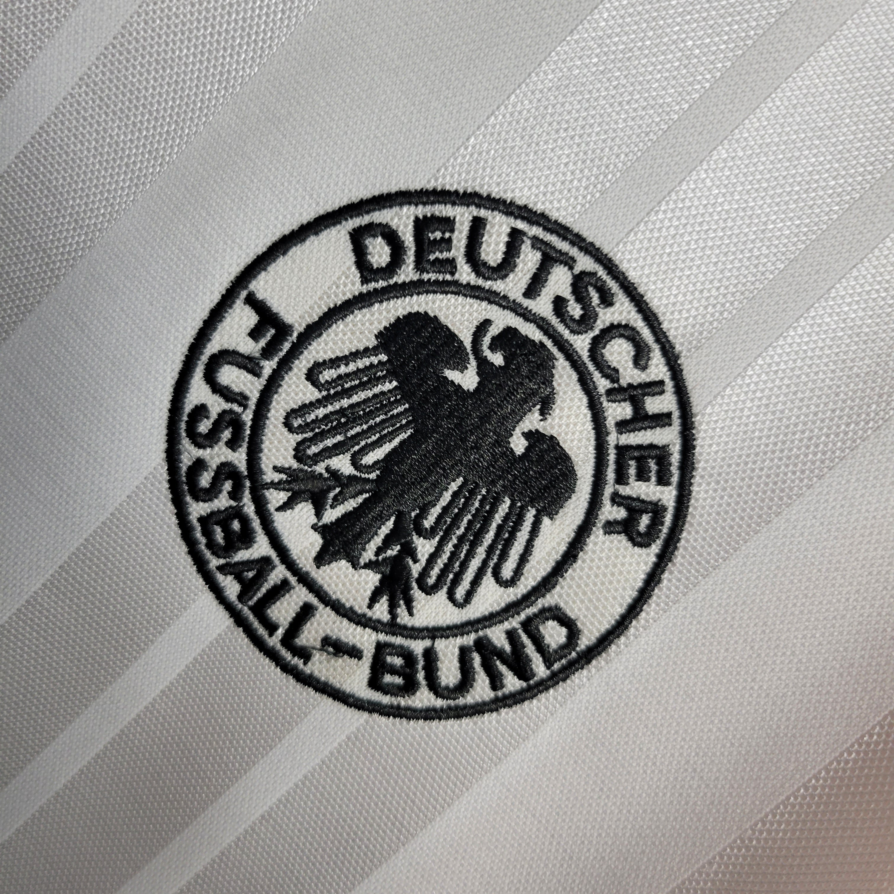 Allemagne Domicile 92/93 - Vue rapprochée