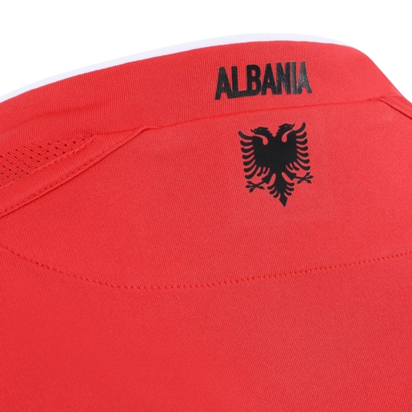 Albanie Domicile 16/17 - Vue rapprochée