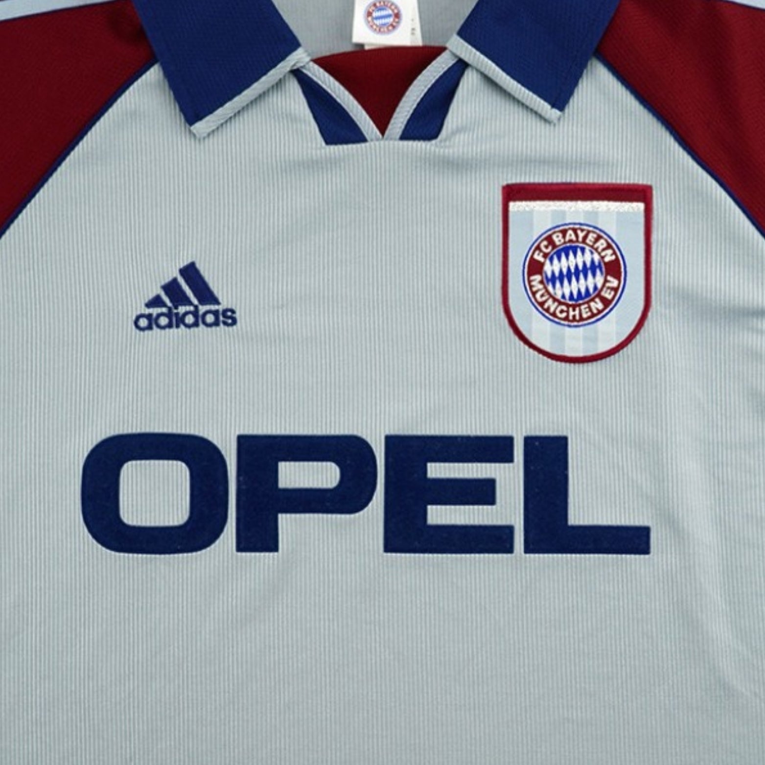 Bayern Munique Extérieur 98/99 - Vue rapprochée