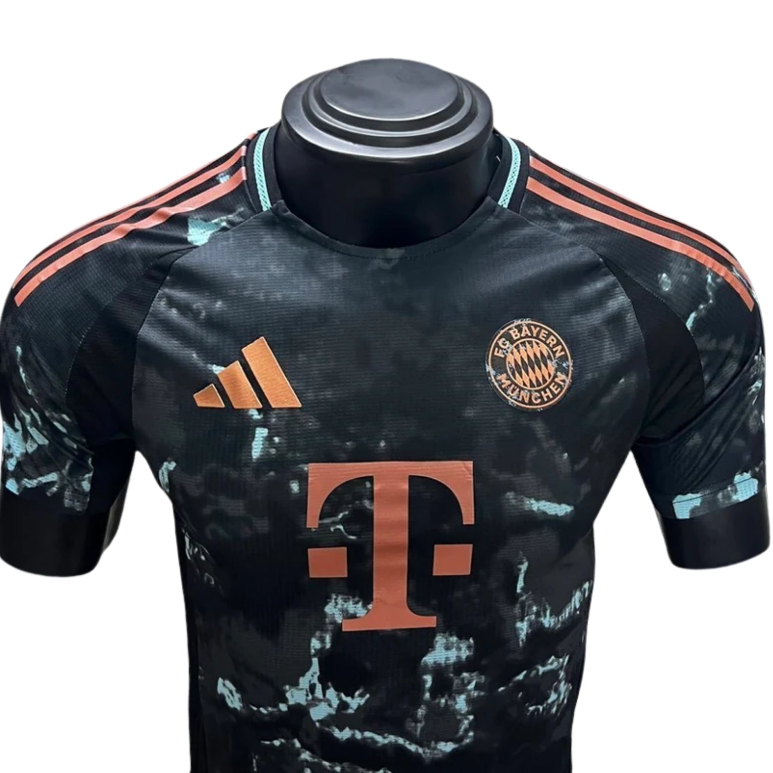 Bayern Munique Extérieur 24/25 - Détail