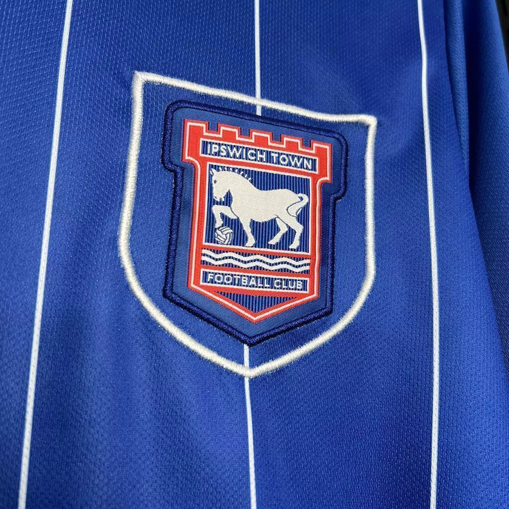 Ipswich Town F.C. Domicile 24/25 - Détail