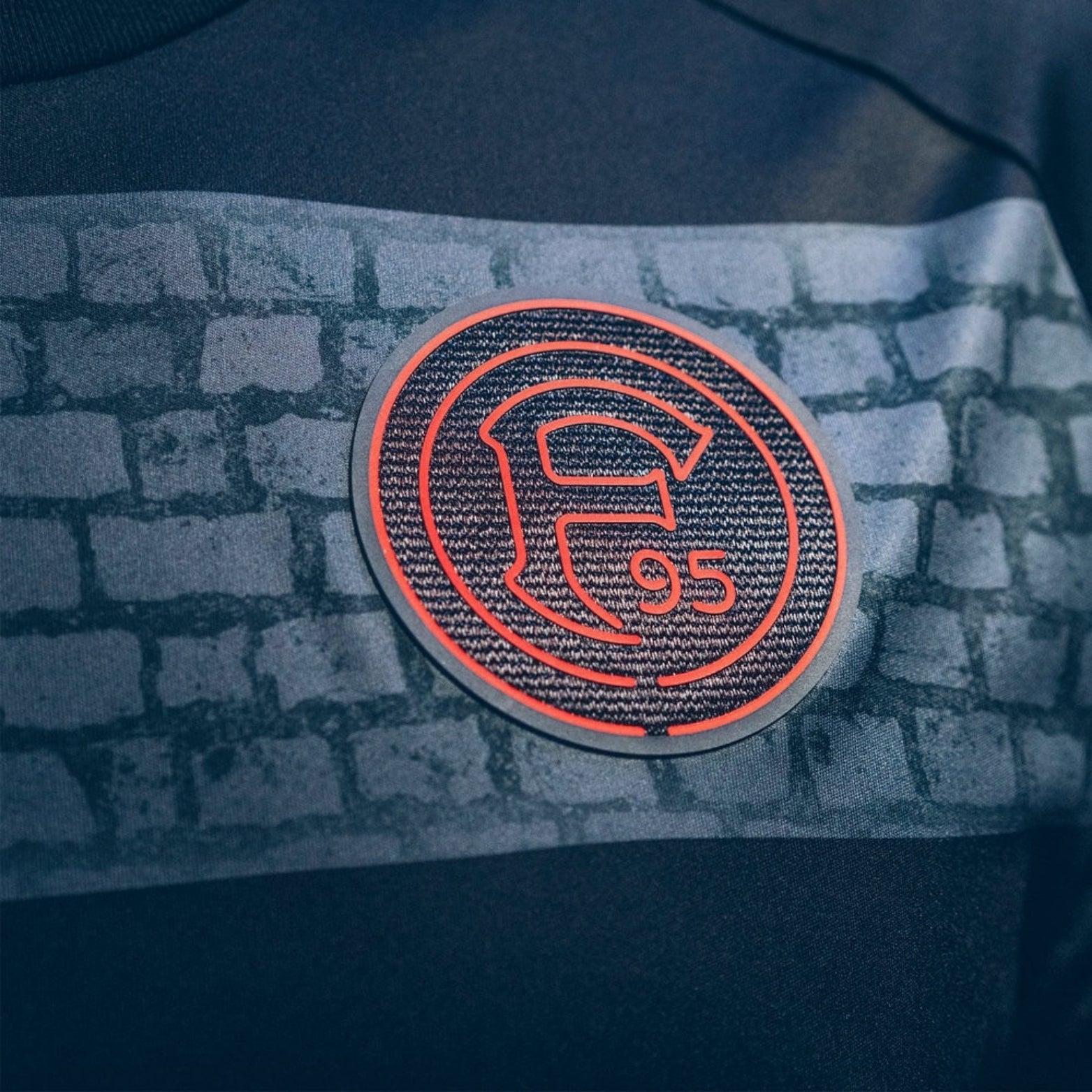 Fortuna Düsseldorf Édition Speciale 24/25 - Vue rapprochée