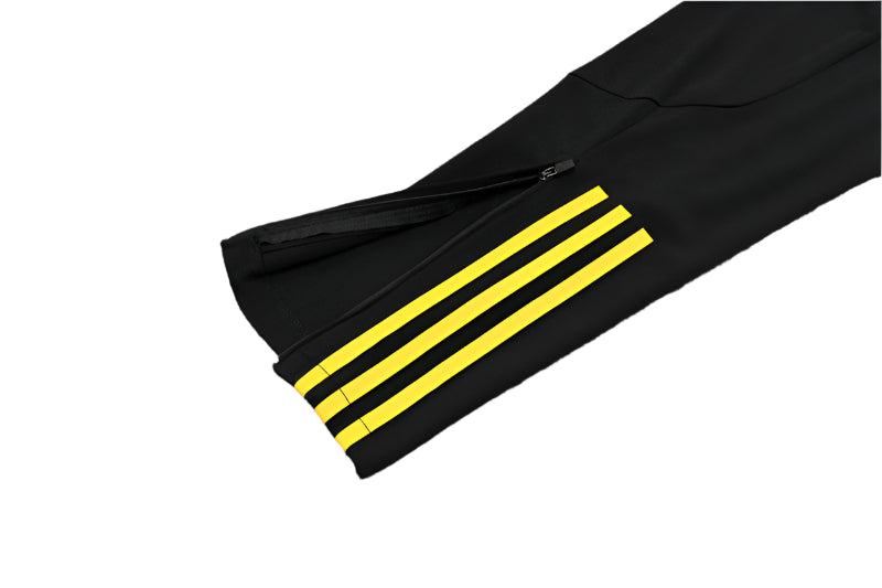 Olympique Lyonnais - 1/2 Zip Tracksuit