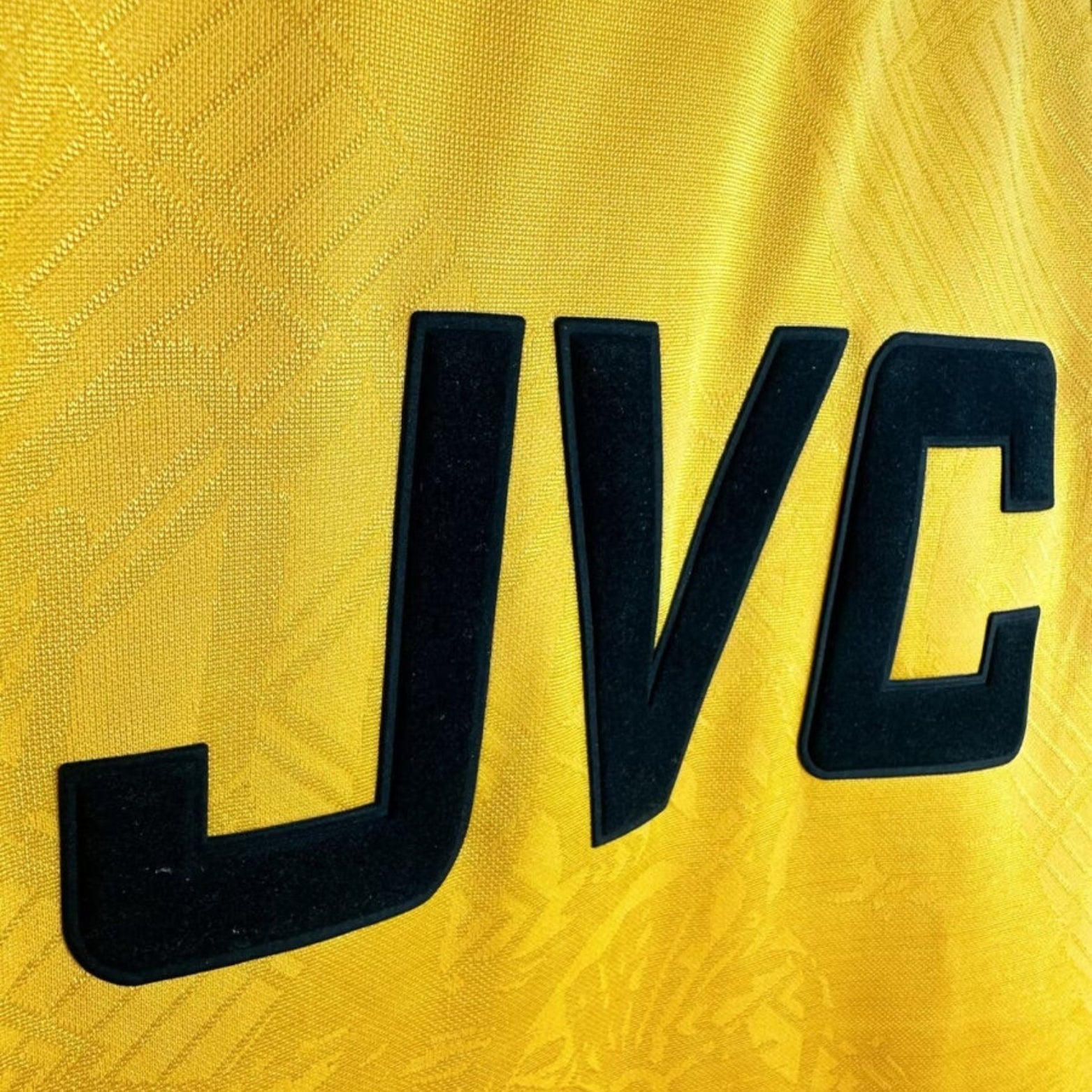 Arsenal Extérieur 96/97 - Manches Longues - Vue rapprochée