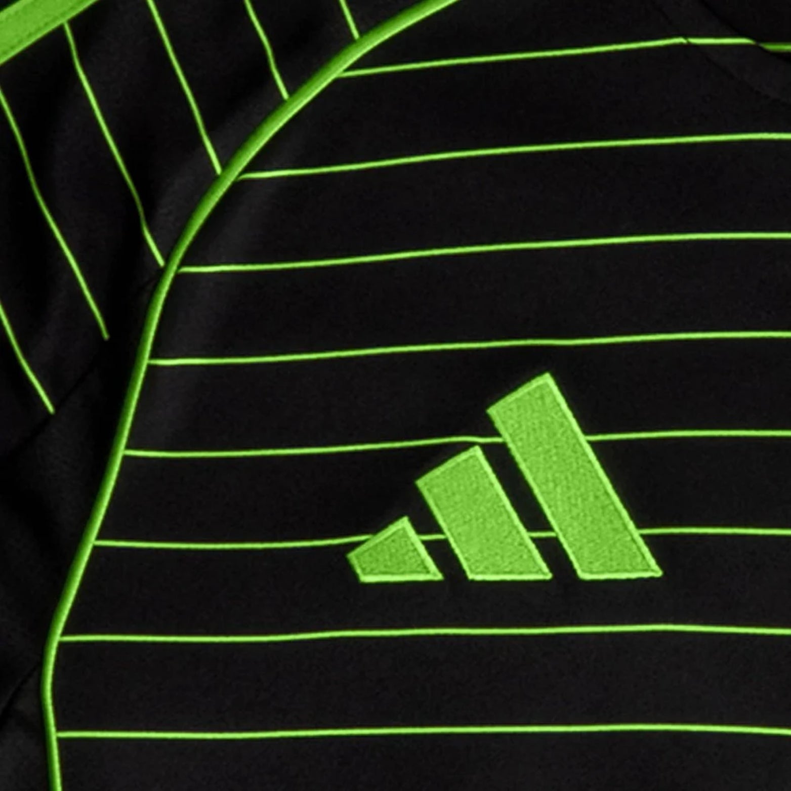 Celtic Extérieur 25/26 - Tous les Sponsors - Porté