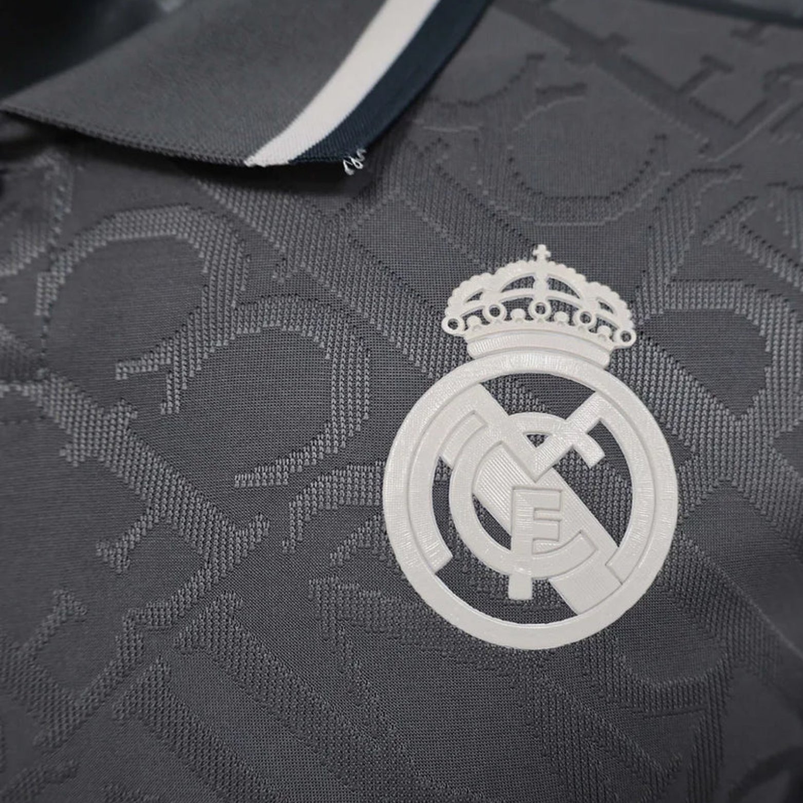 Real Madrid Troisième 24/25 - Packaging
