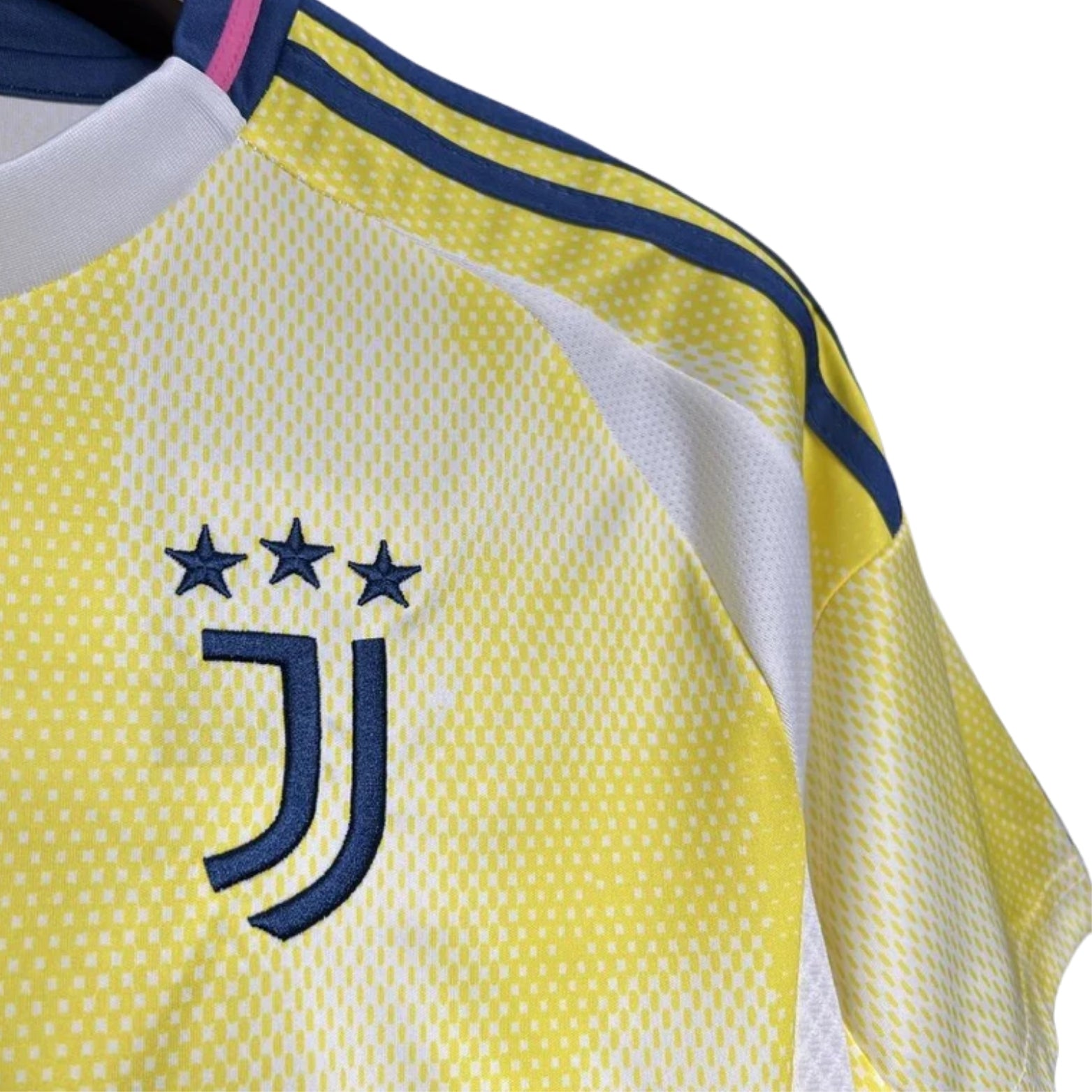 Juventus Extérieur 24/25 - Détail
