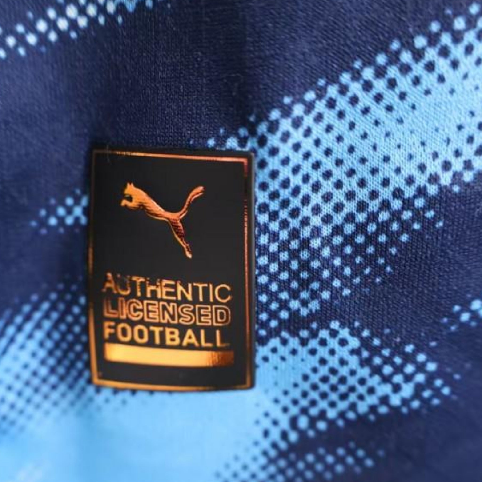 Olympique de Marseille Édition Spéciale 25/26 - Vue rapprochée