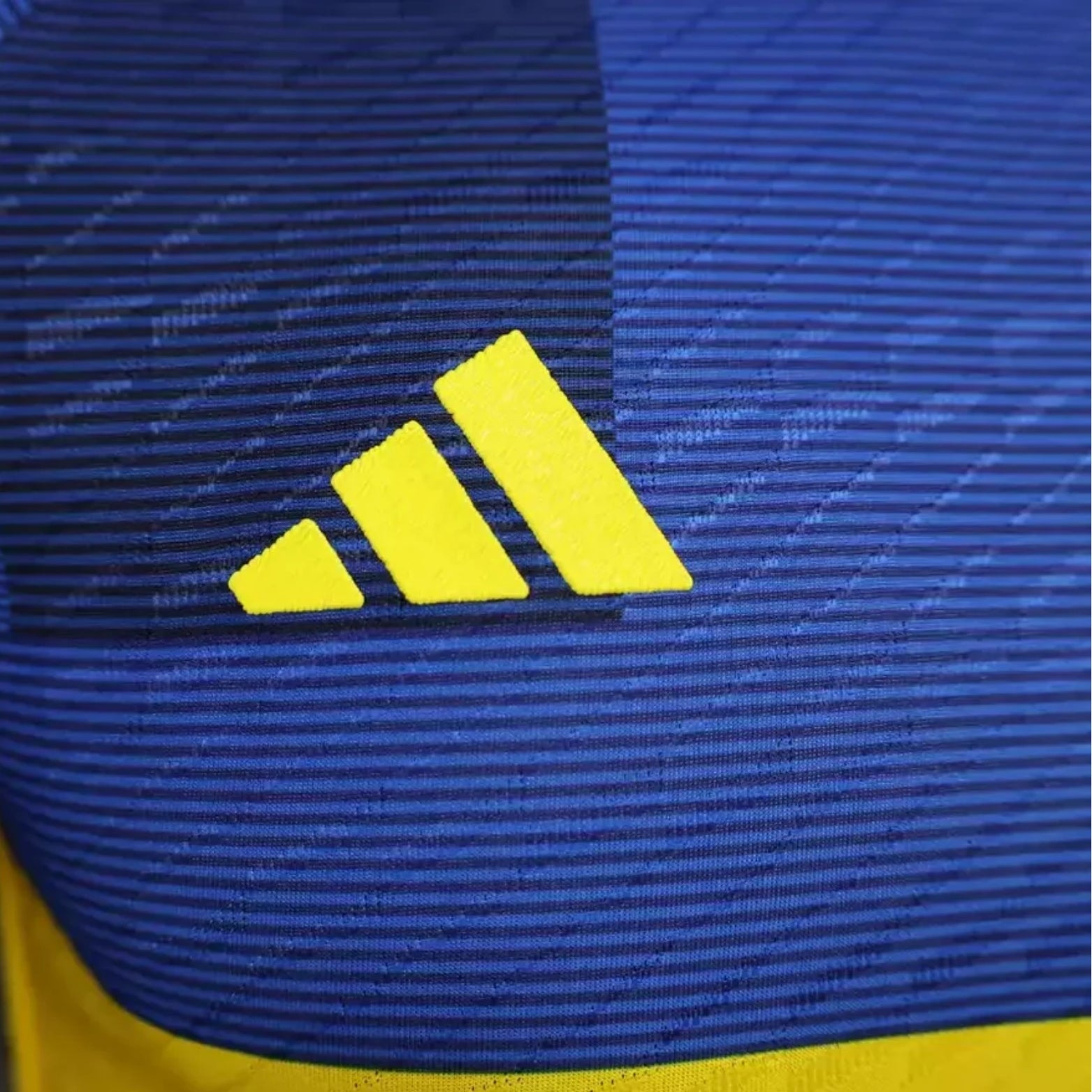 Boca Juniors Domicile 23/24 - Vue rapprochée
