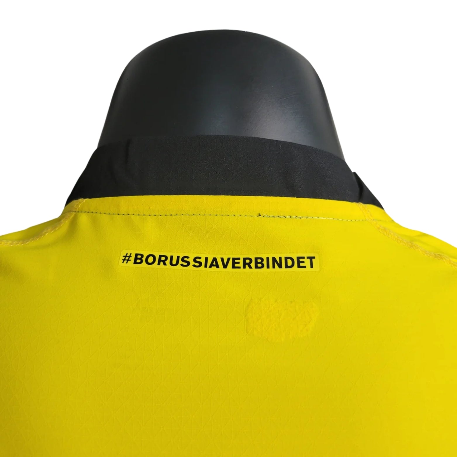 Borussia Dortmund Domicile 23/24 - Vue rapprochée