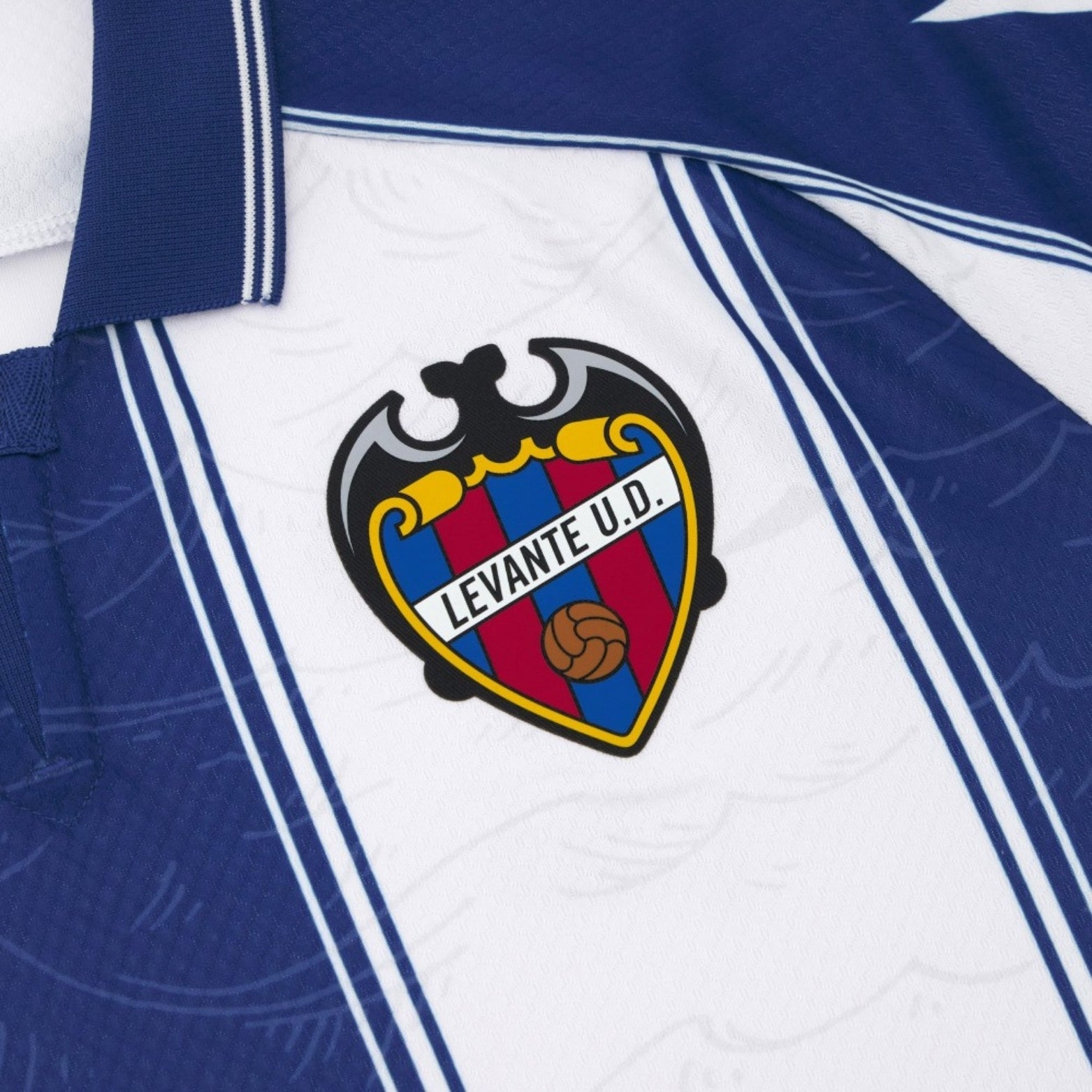 Levante UD Extérieur 25/26 - Vue rapprochée