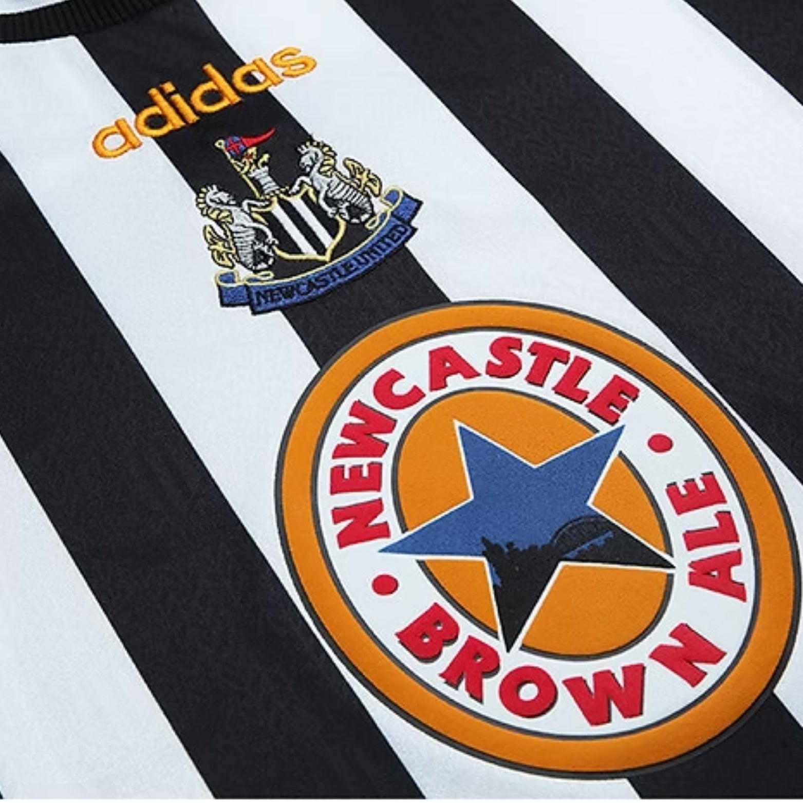 Newcastle United Domicile 97/98 - Vue rapprochée
