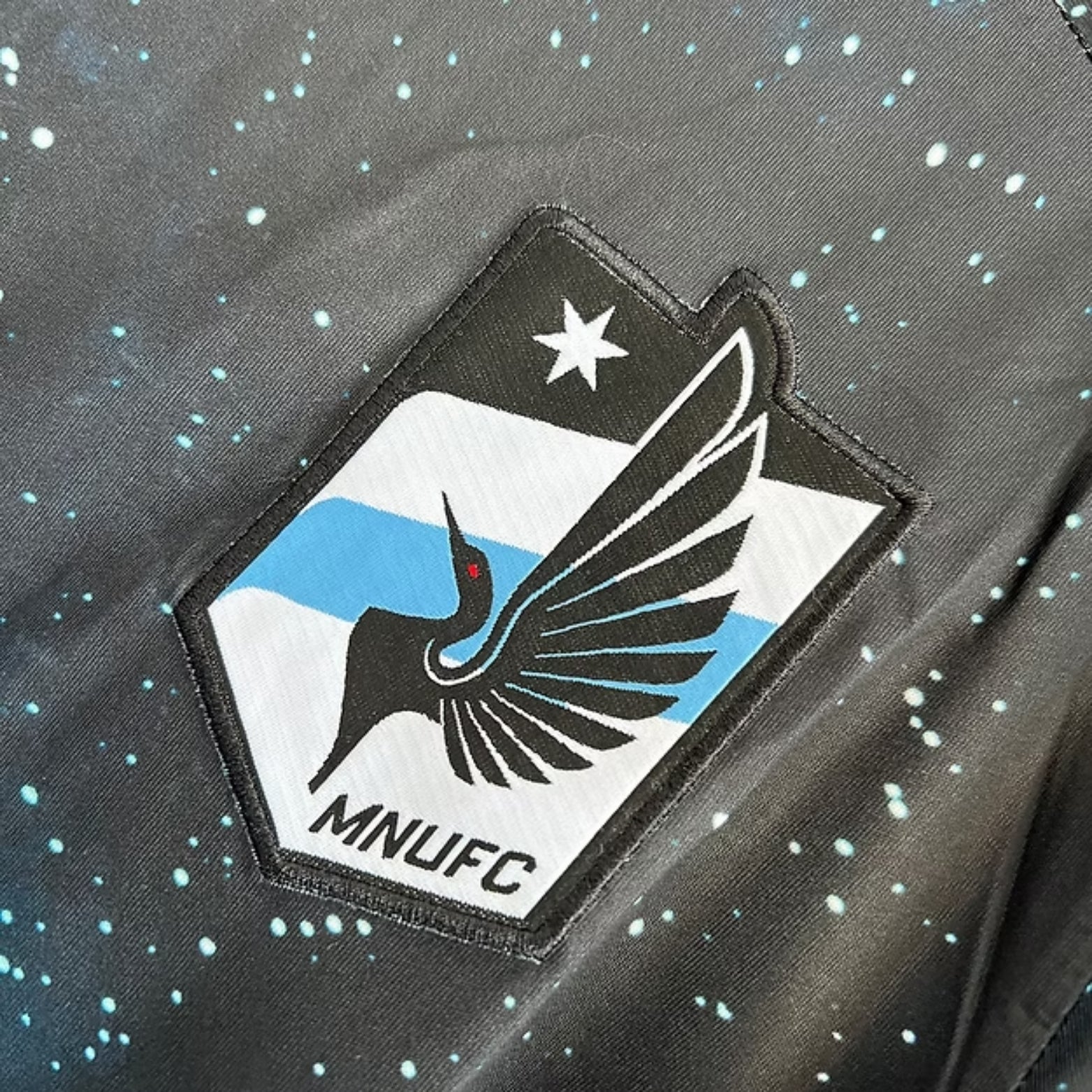 Minnesota United Extérieur 24/25 - Vue rapprochée