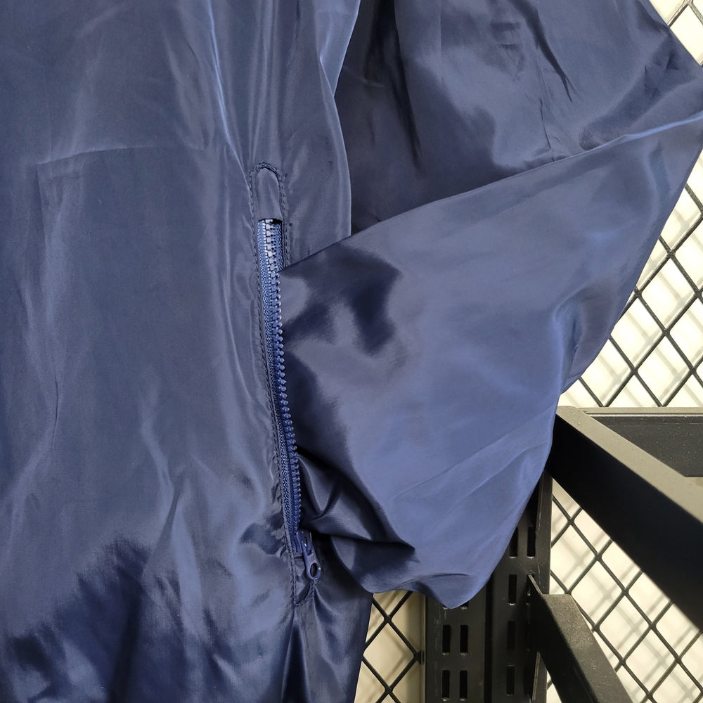 Windbreaker - Barcelona